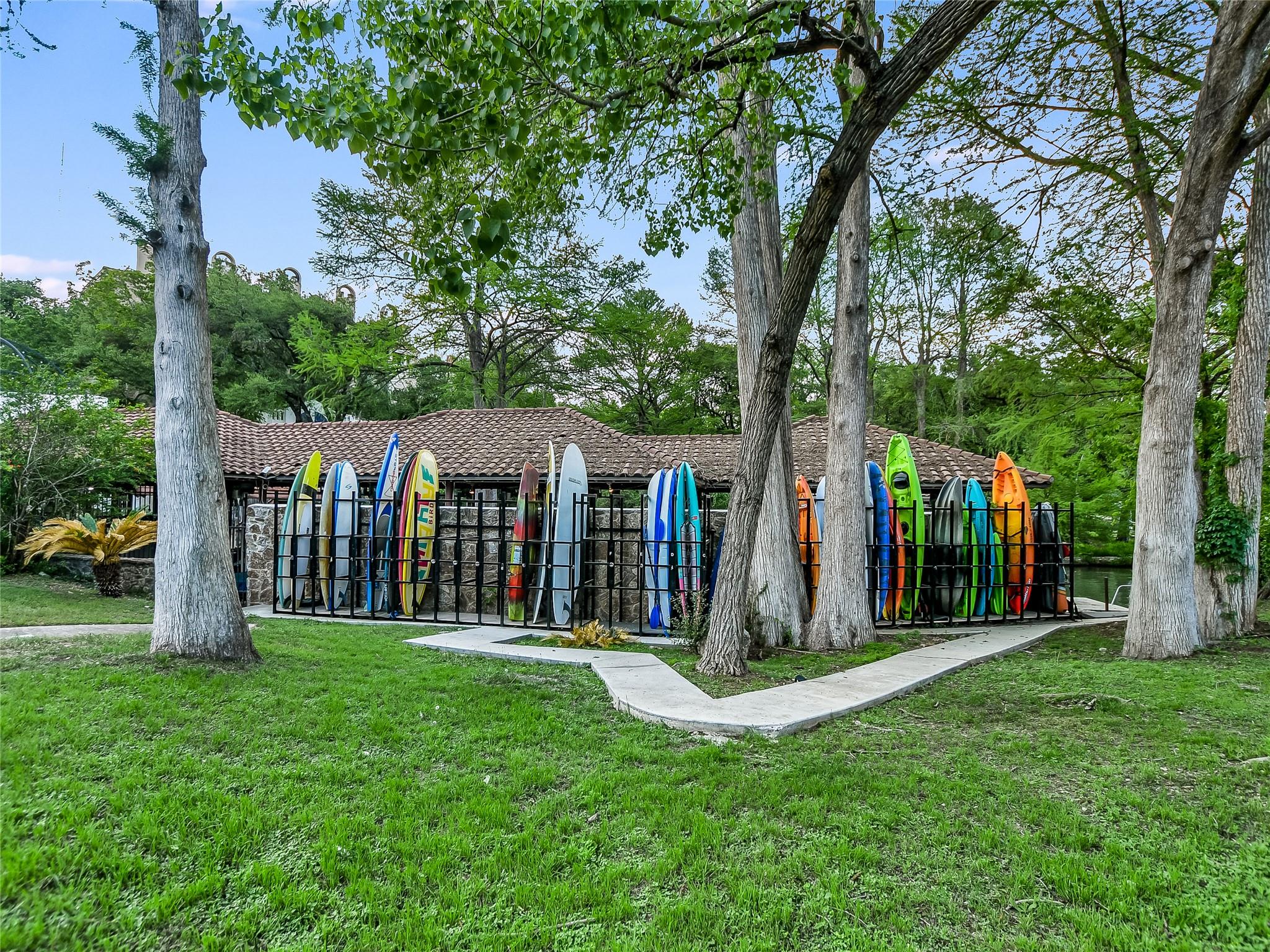 1910 Rue De St Tropez # 4, Austin, TX 78746