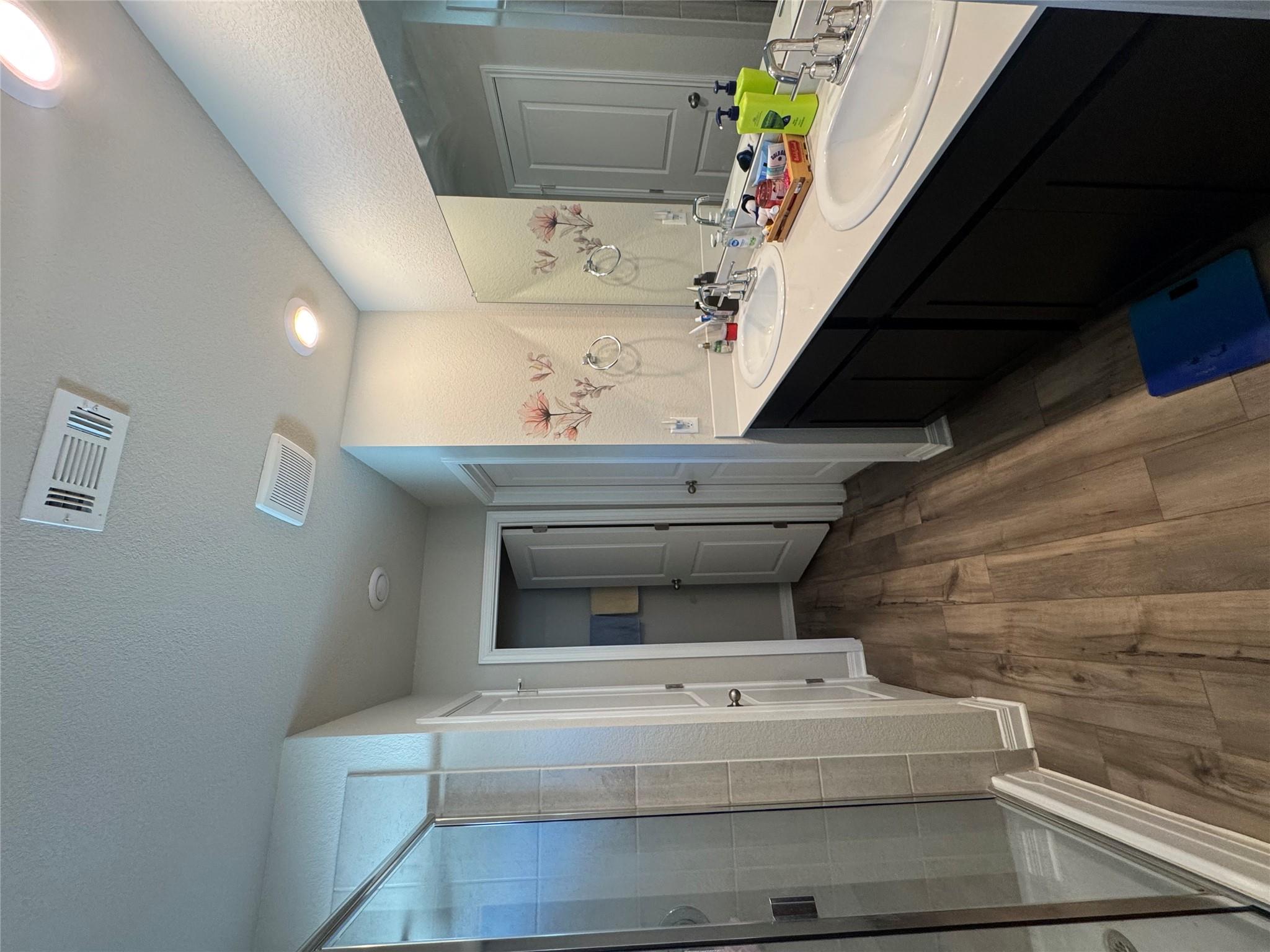 201 Longmount Cv, Liberty Hill, TX 78642