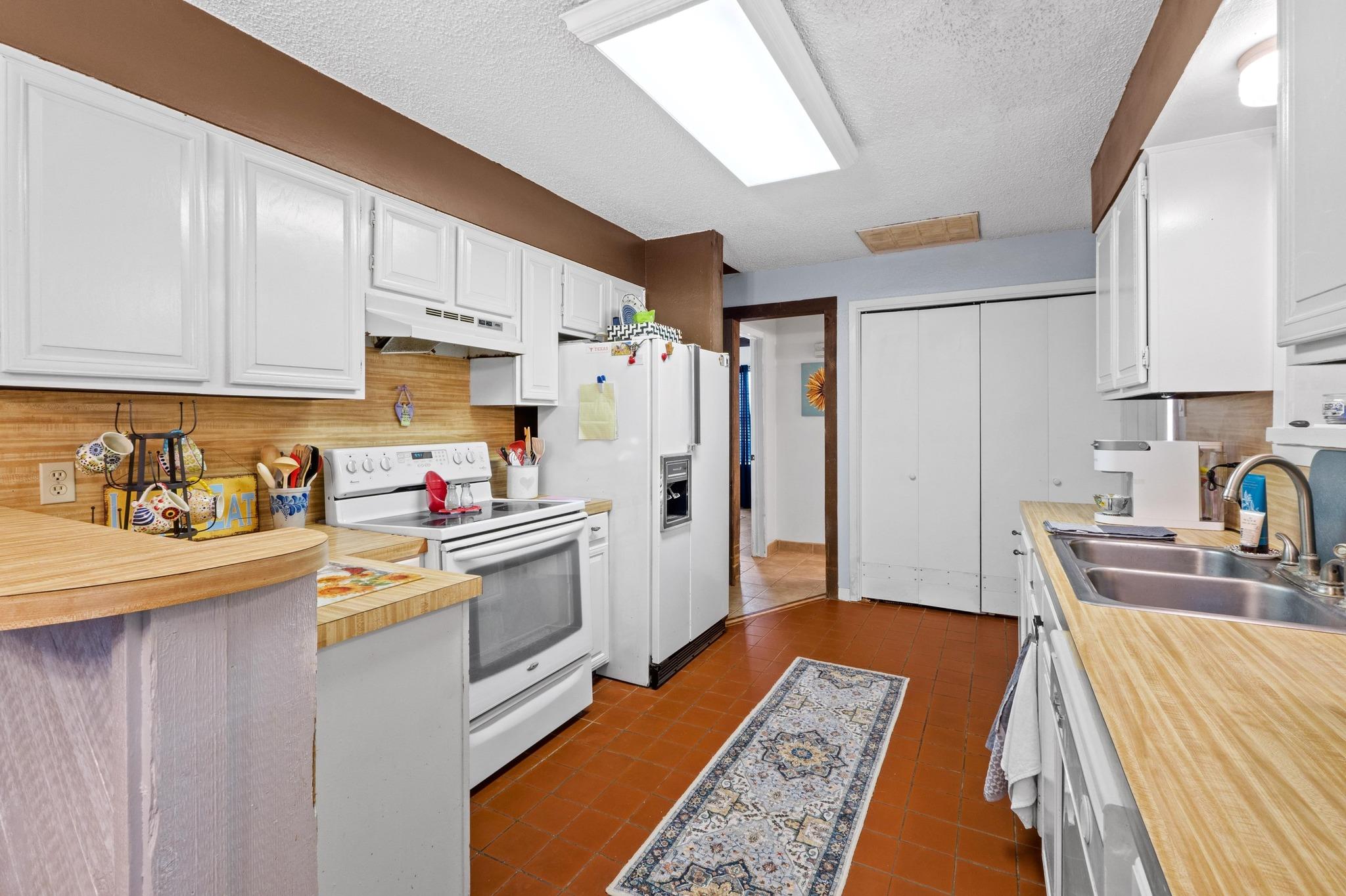 103 S LAURELWOOD DRIVE Dr S, Austin, TX 78733