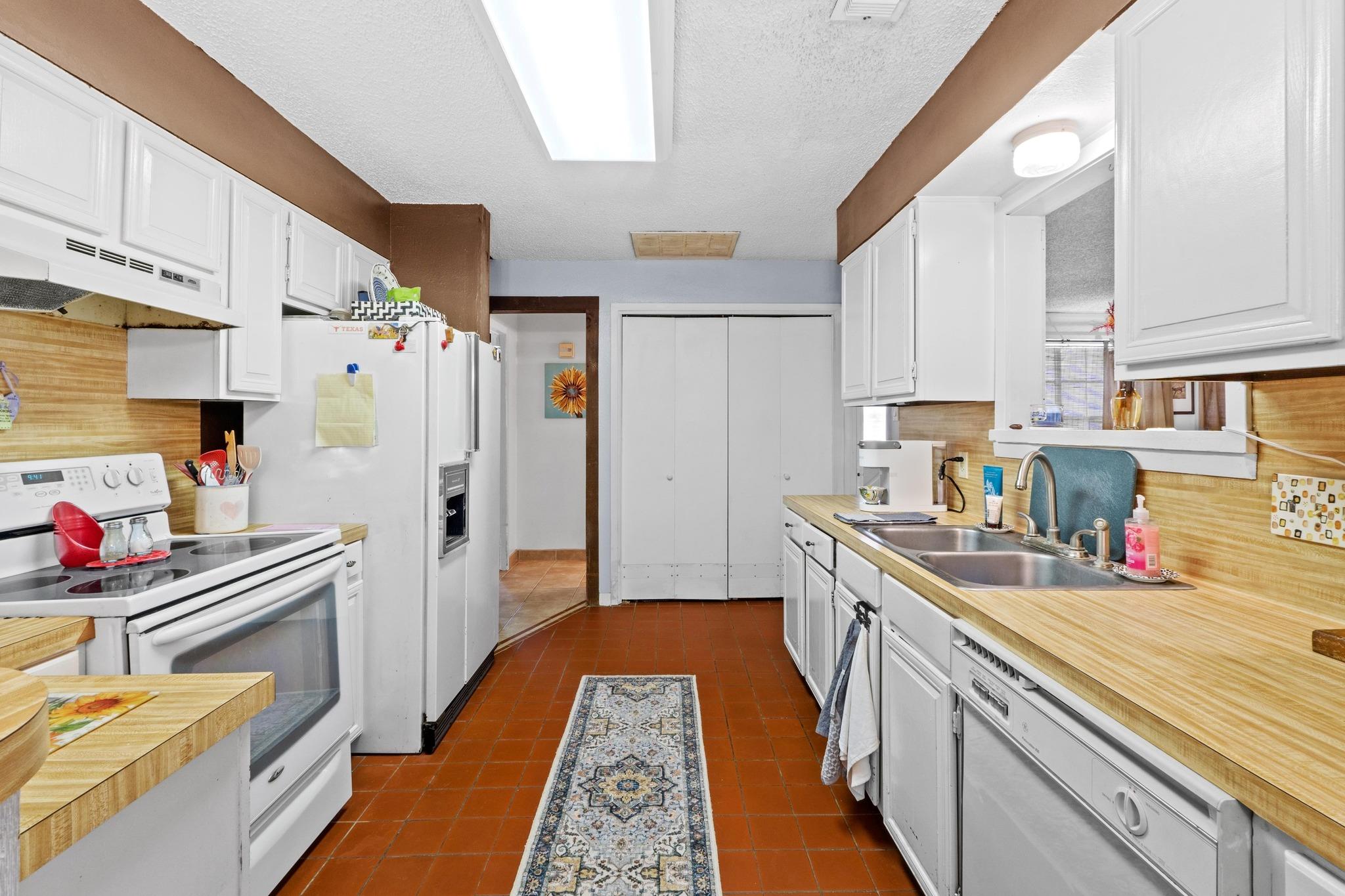 103 S LAURELWOOD DRIVE Dr S, Austin, TX 78733