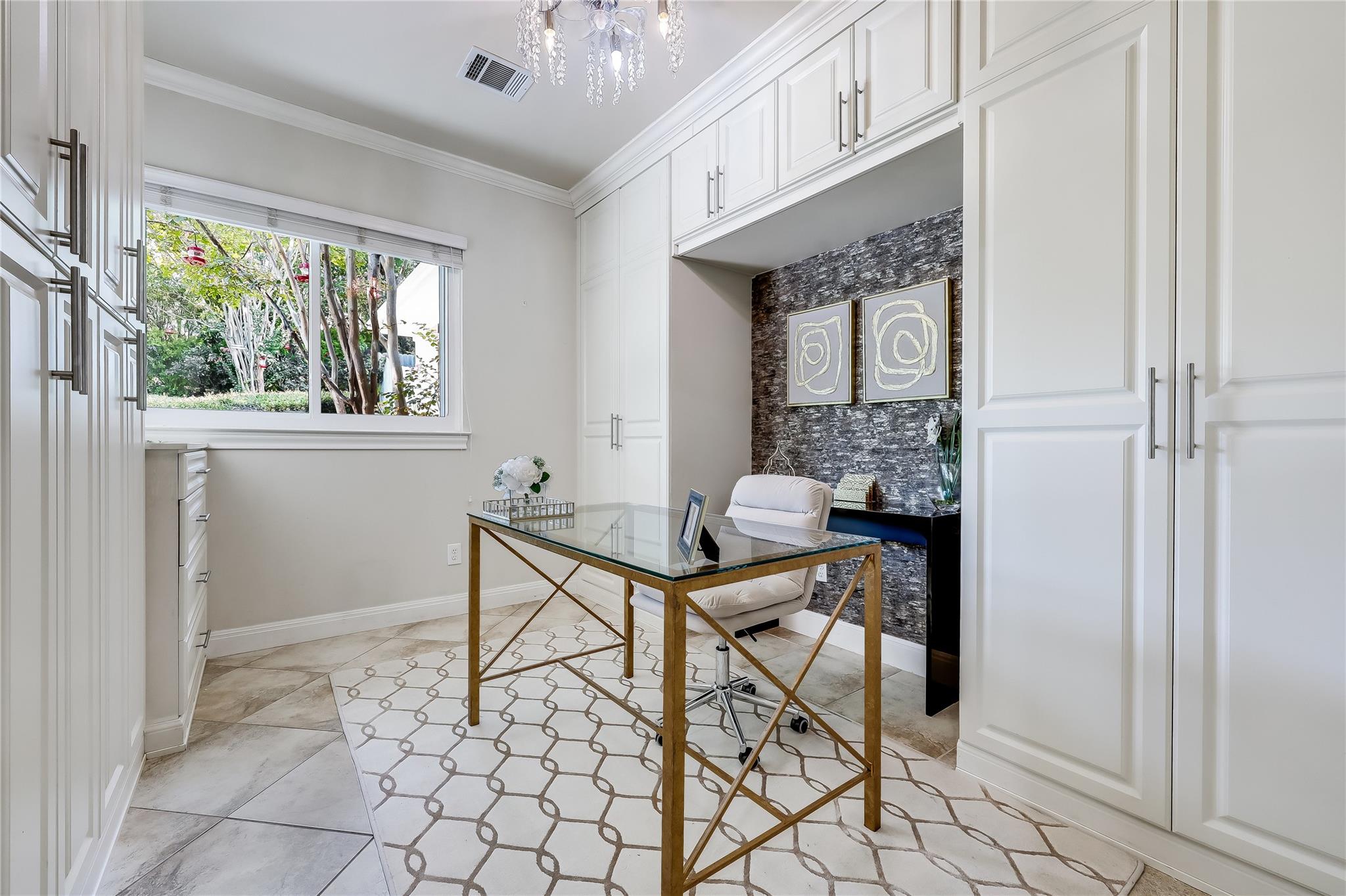 5605 Creek Mdws Cv # A, Austin, TX 78731