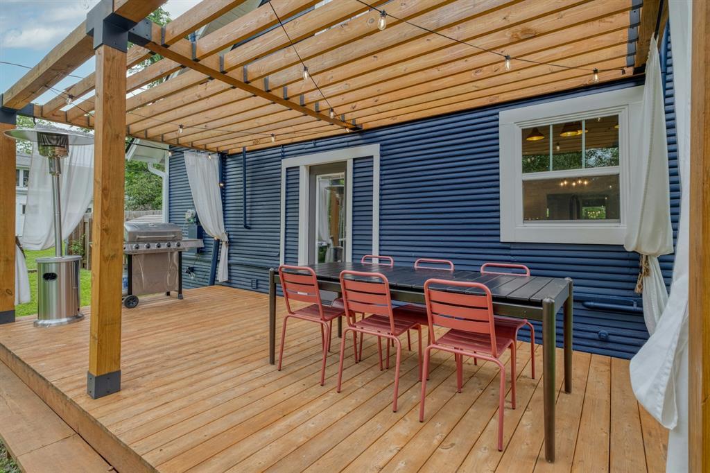 1012 Speegle St, Taylor, TX 76574