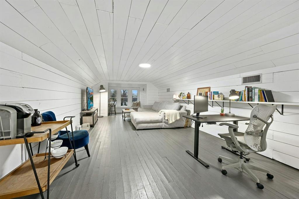 1012 Speegle St, Taylor, TX 76574