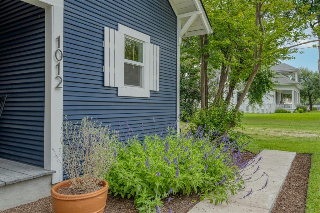 1012 Speegle St, Taylor, TX 76574