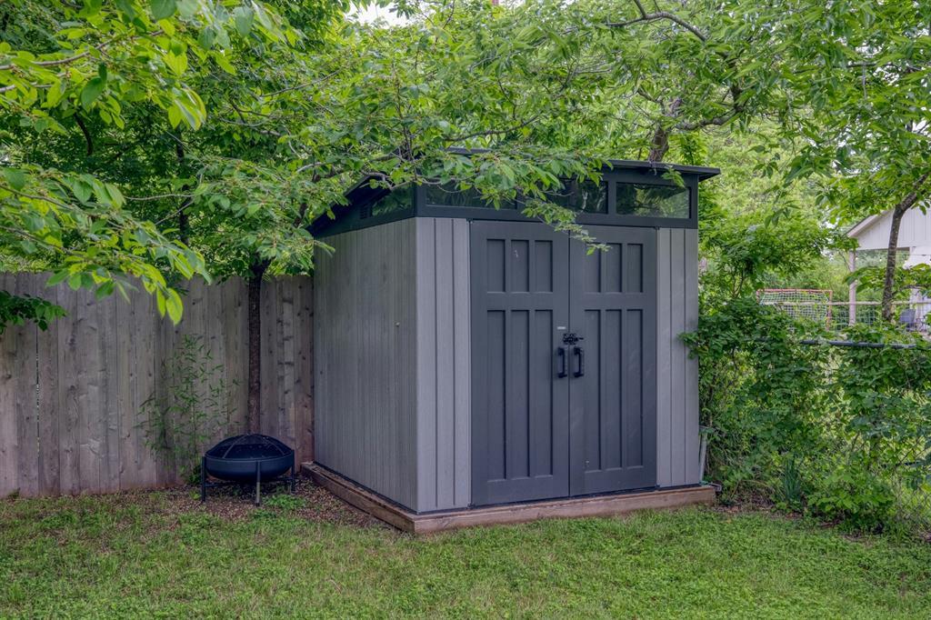 1012 Speegle St, Taylor, TX 76574