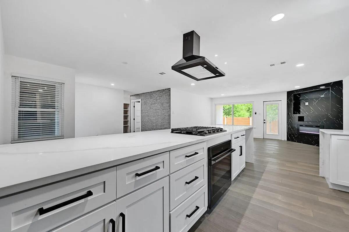 3600 Alexandria Dr, Austin, TX 78749