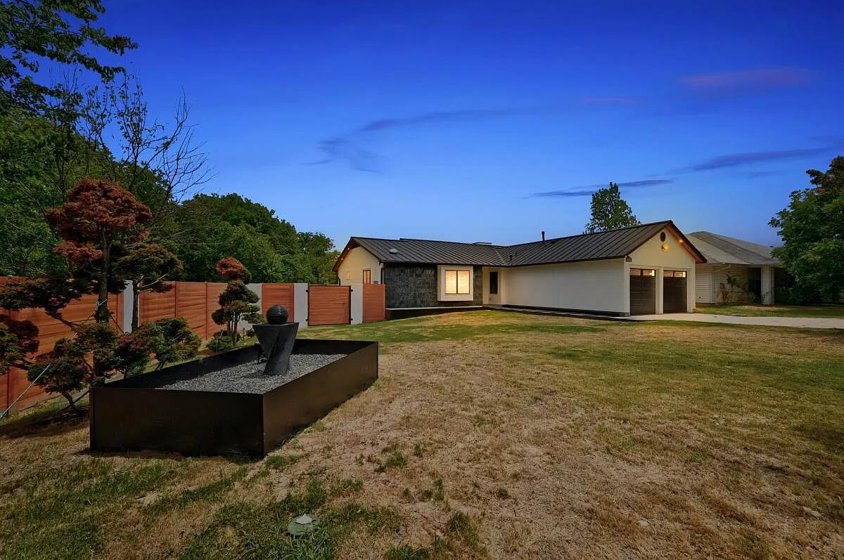 3600 Alexandria Dr, Austin, TX 78749