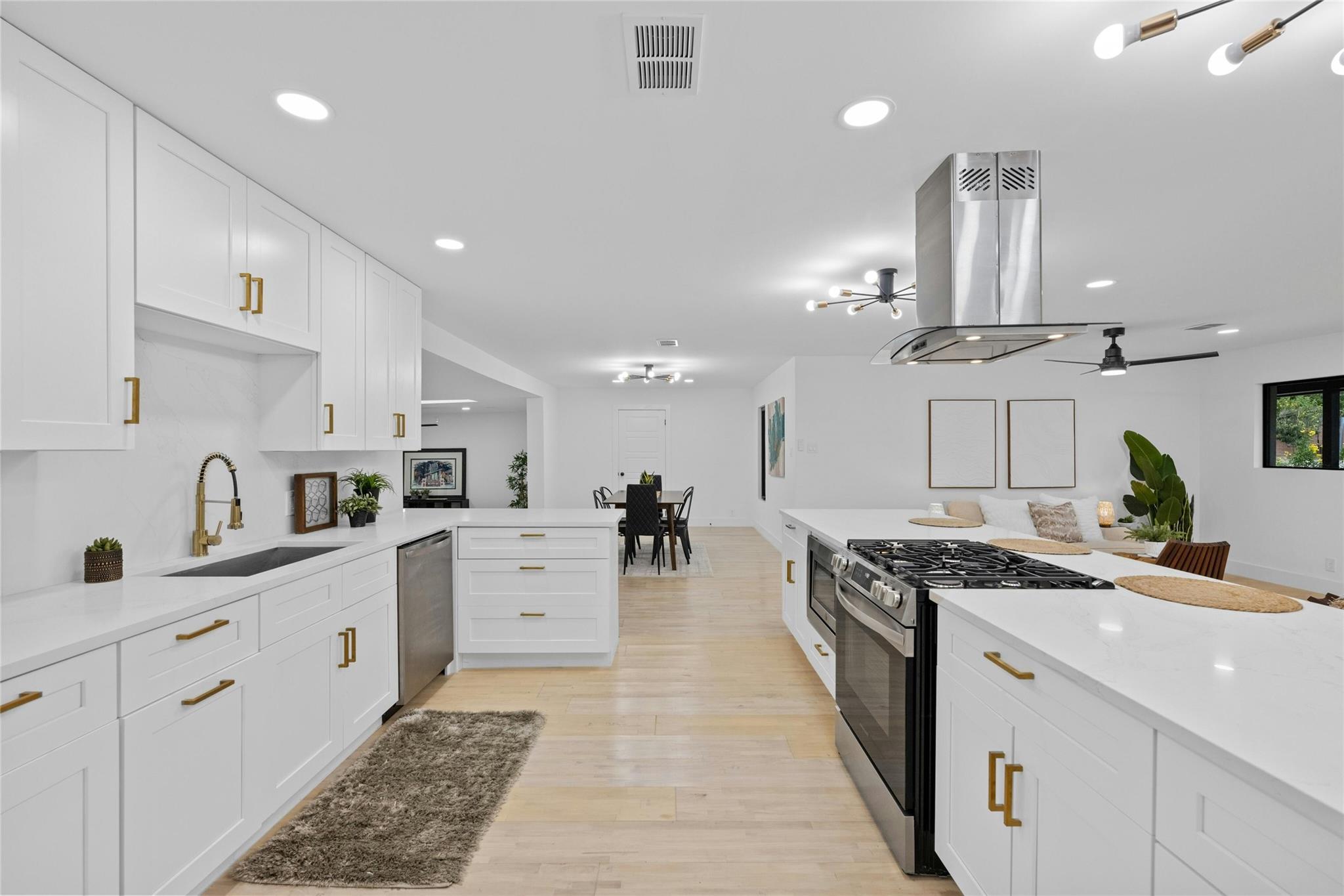 1305 Ridgehaven Dr, Austin, TX 78723