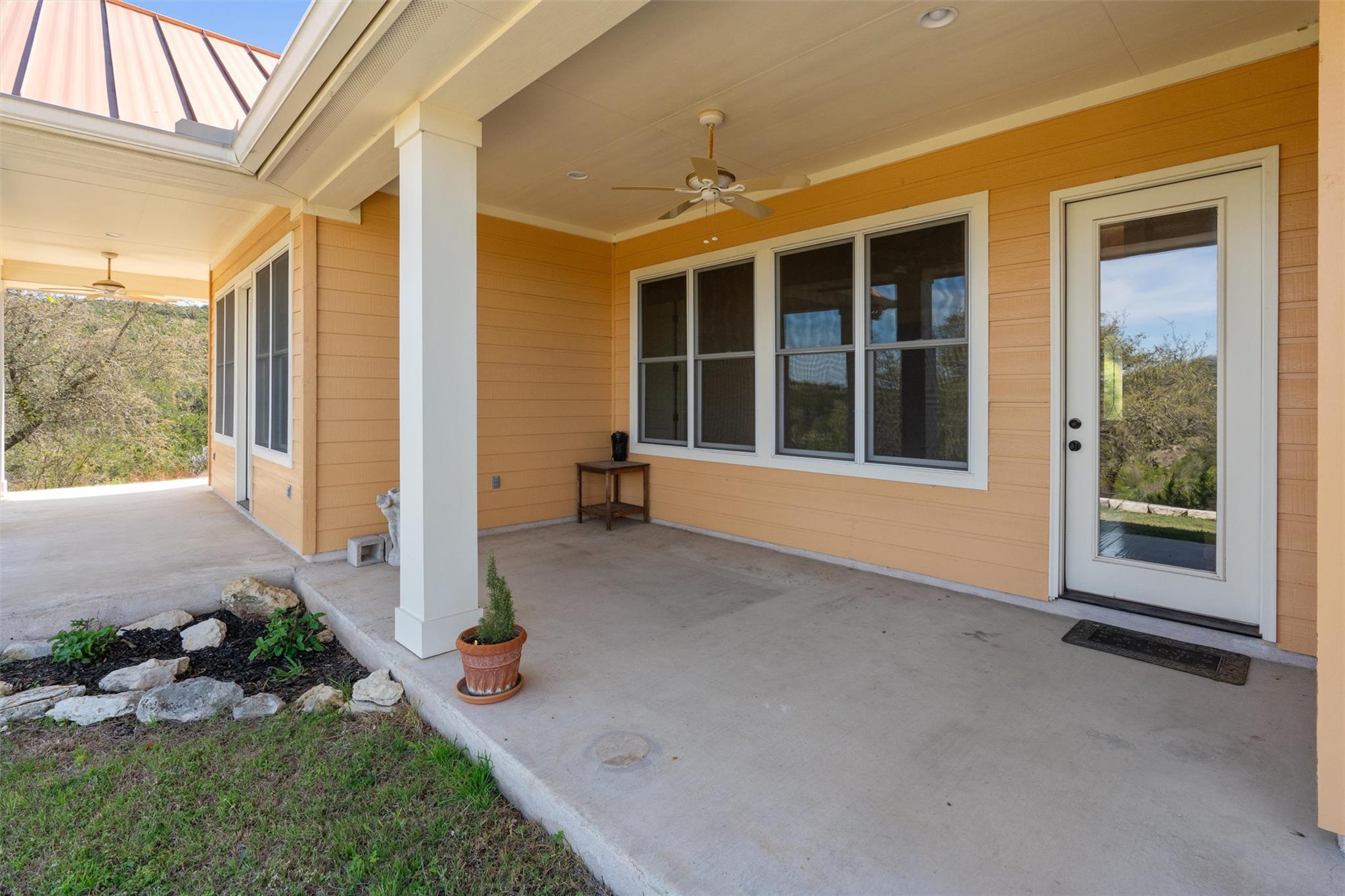 25003 Montana Creek Xing, Marble Falls, TX 78654