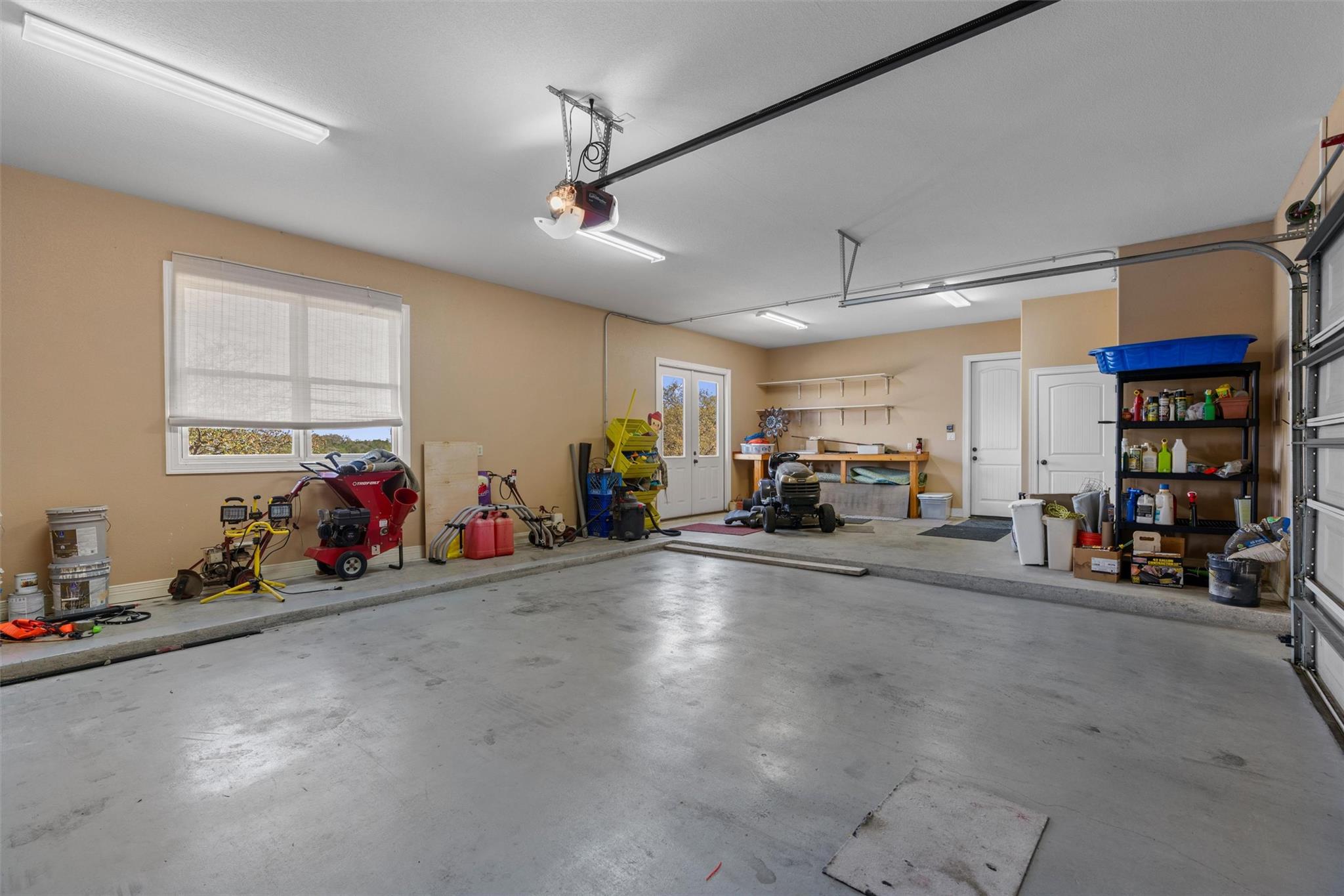 25003 Montana Creek Xing, Marble Falls, TX 78654