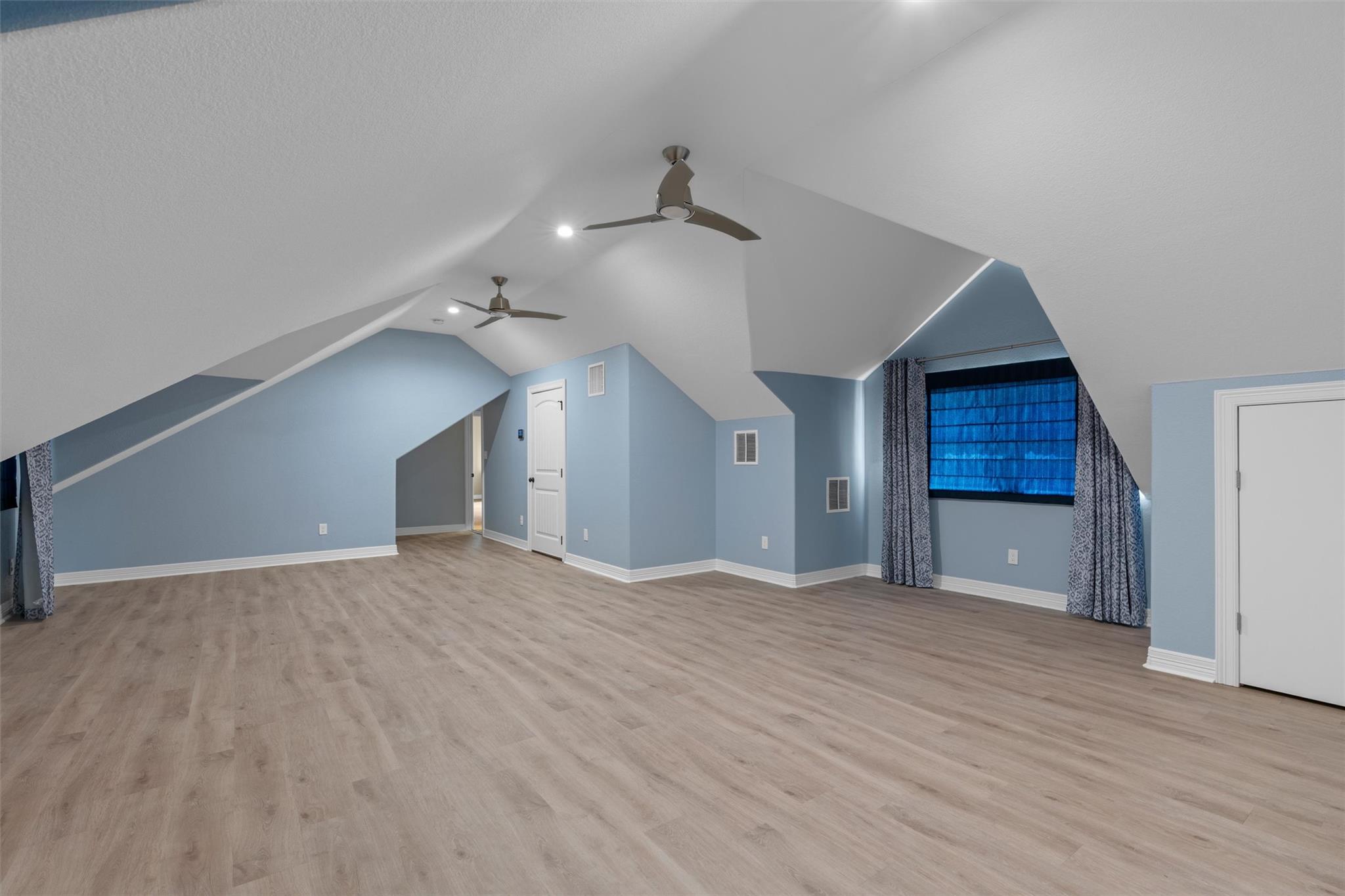 25003 Montana Creek Xing, Marble Falls, TX 78654