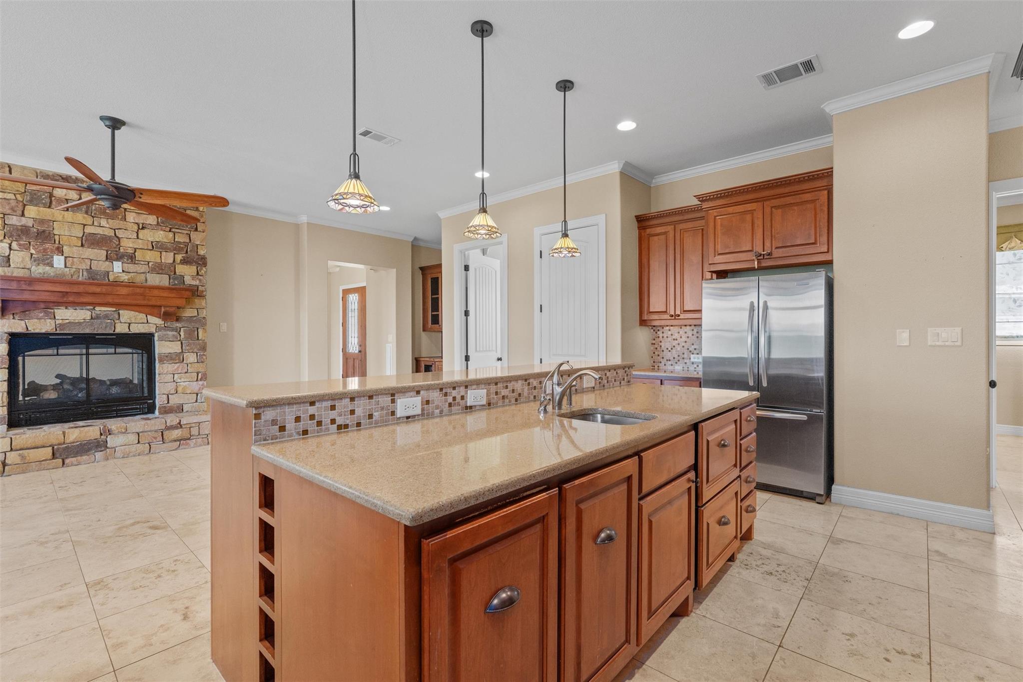 25003 Montana Creek Xing, Marble Falls, TX 78654