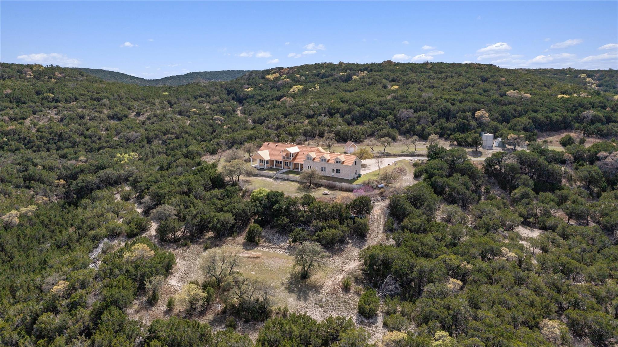 25003 Montana Creek Xing, Marble Falls, TX 78654