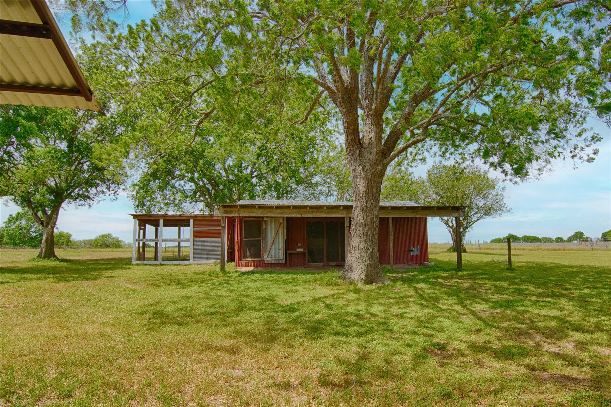 7755 FM 1295, Moulton, TX 77975