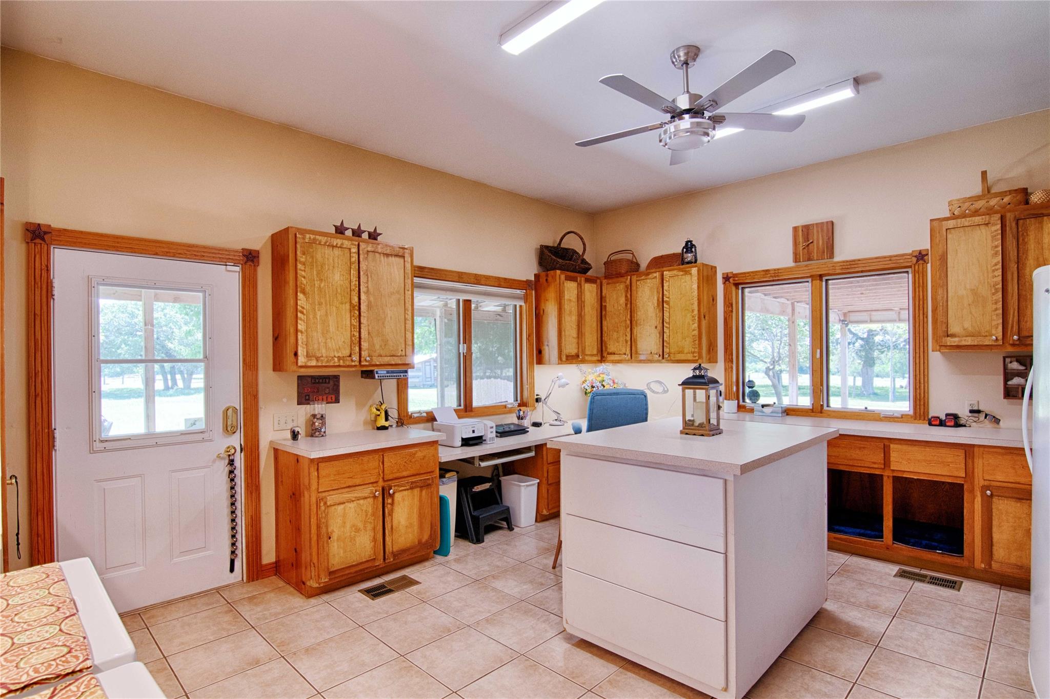 7755 FM 1295, Moulton, TX 77975