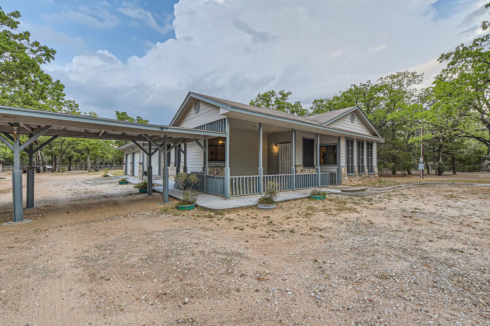 200 Woodlands Dr, Bastrop, TX 78602
