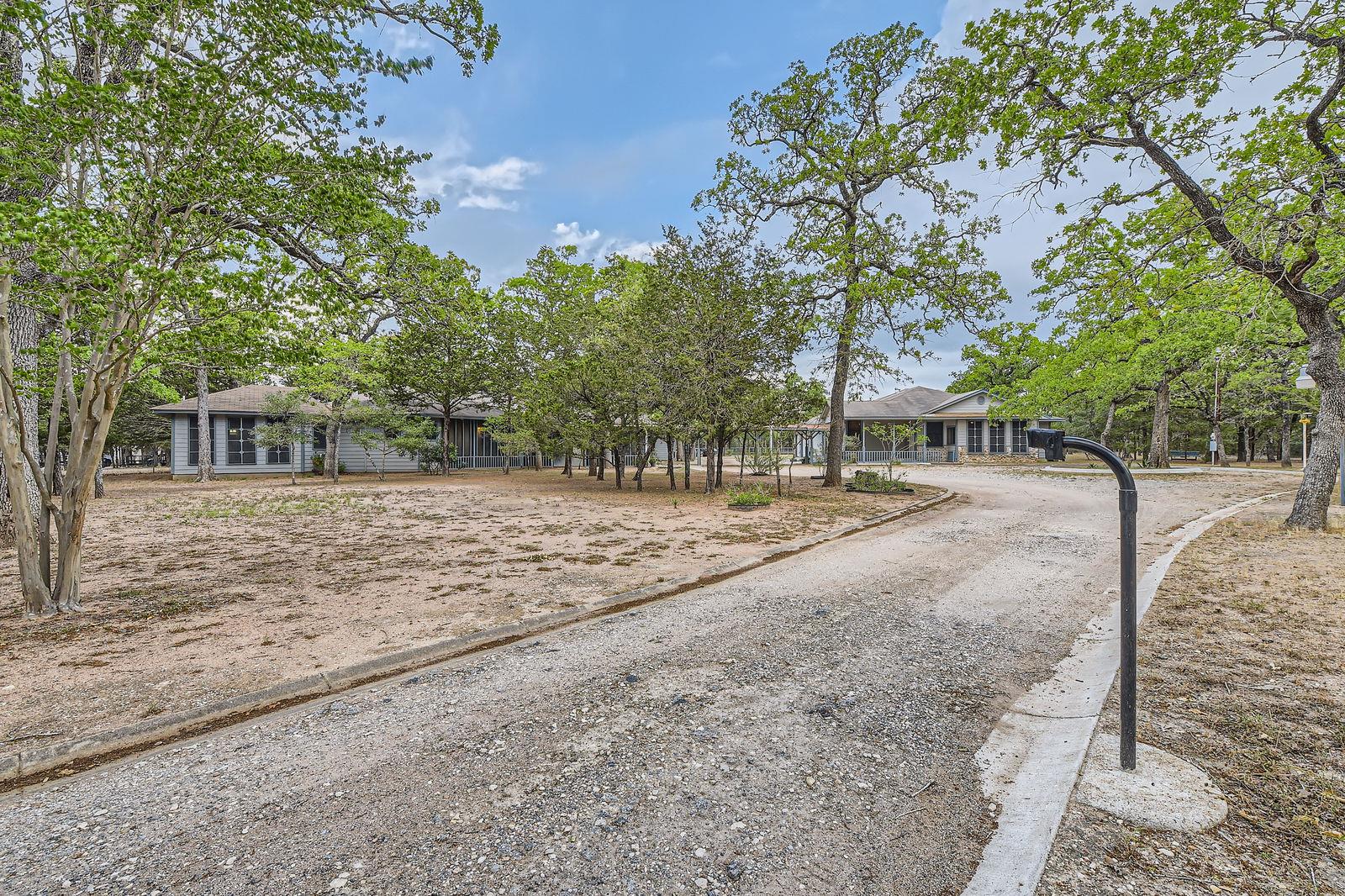 200 Woodlands Dr, Bastrop, TX 78602