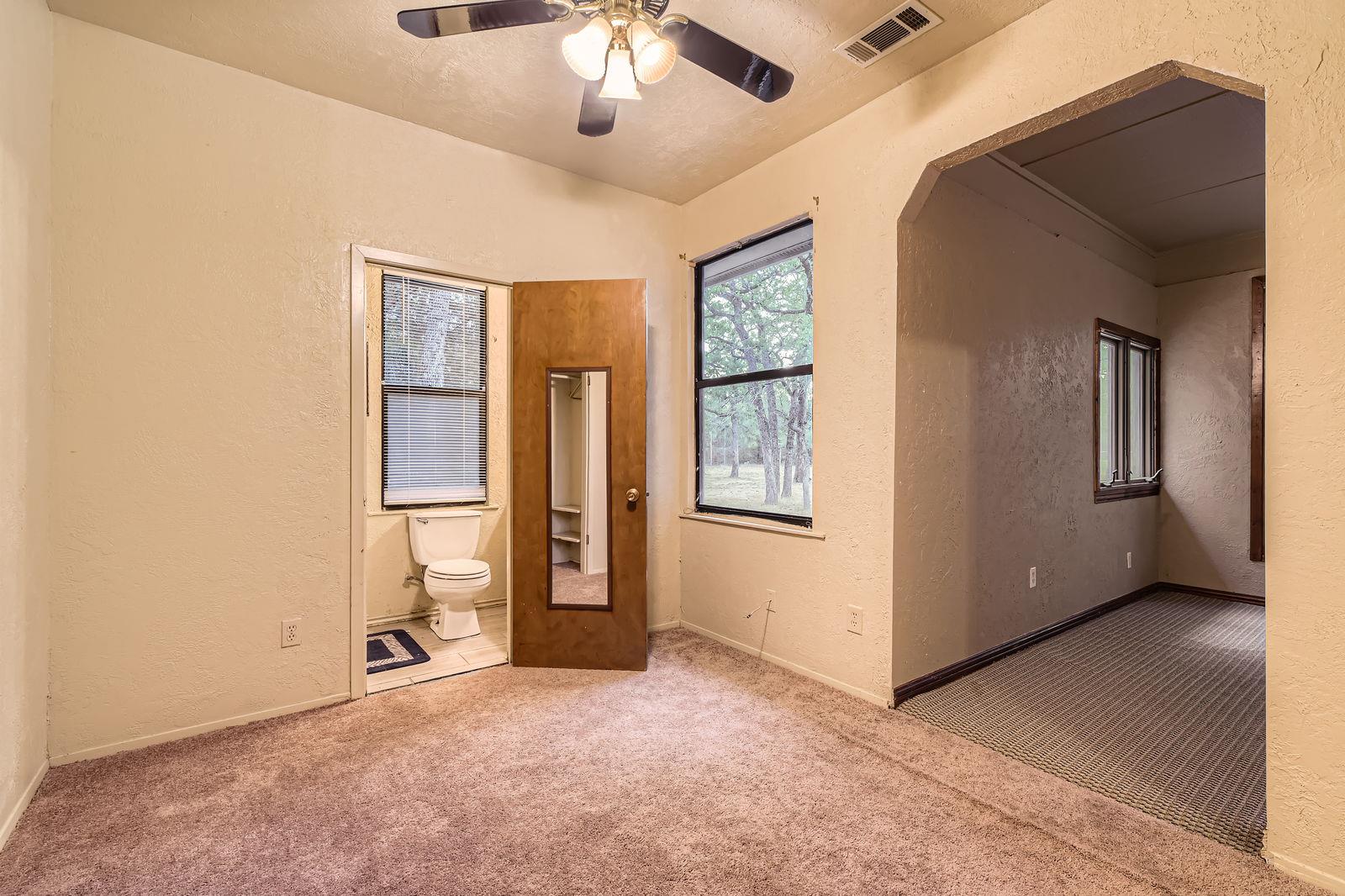 200 Woodlands Dr, Bastrop, TX 78602