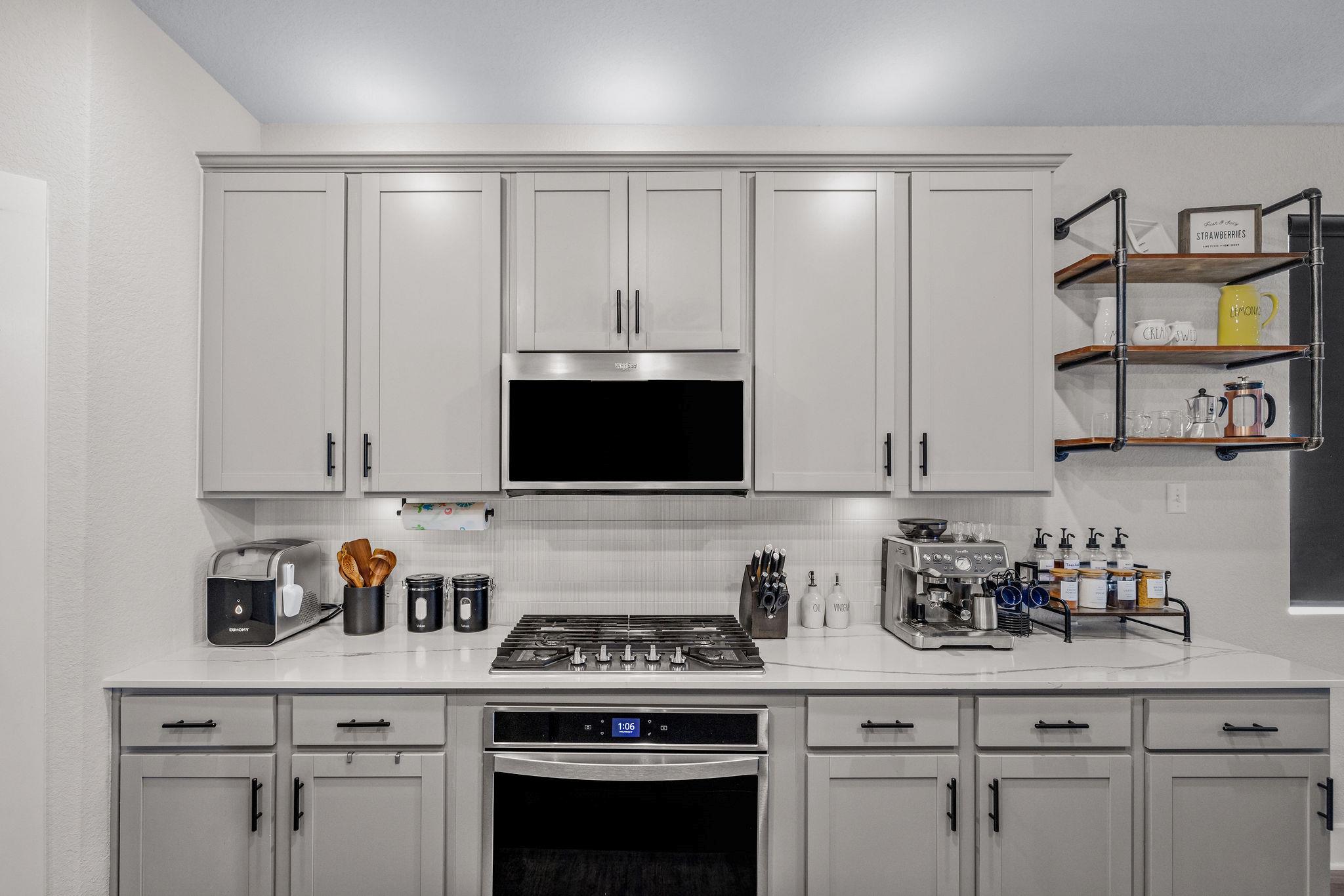 307 Gray Fox Loop, Hutto, TX 78634