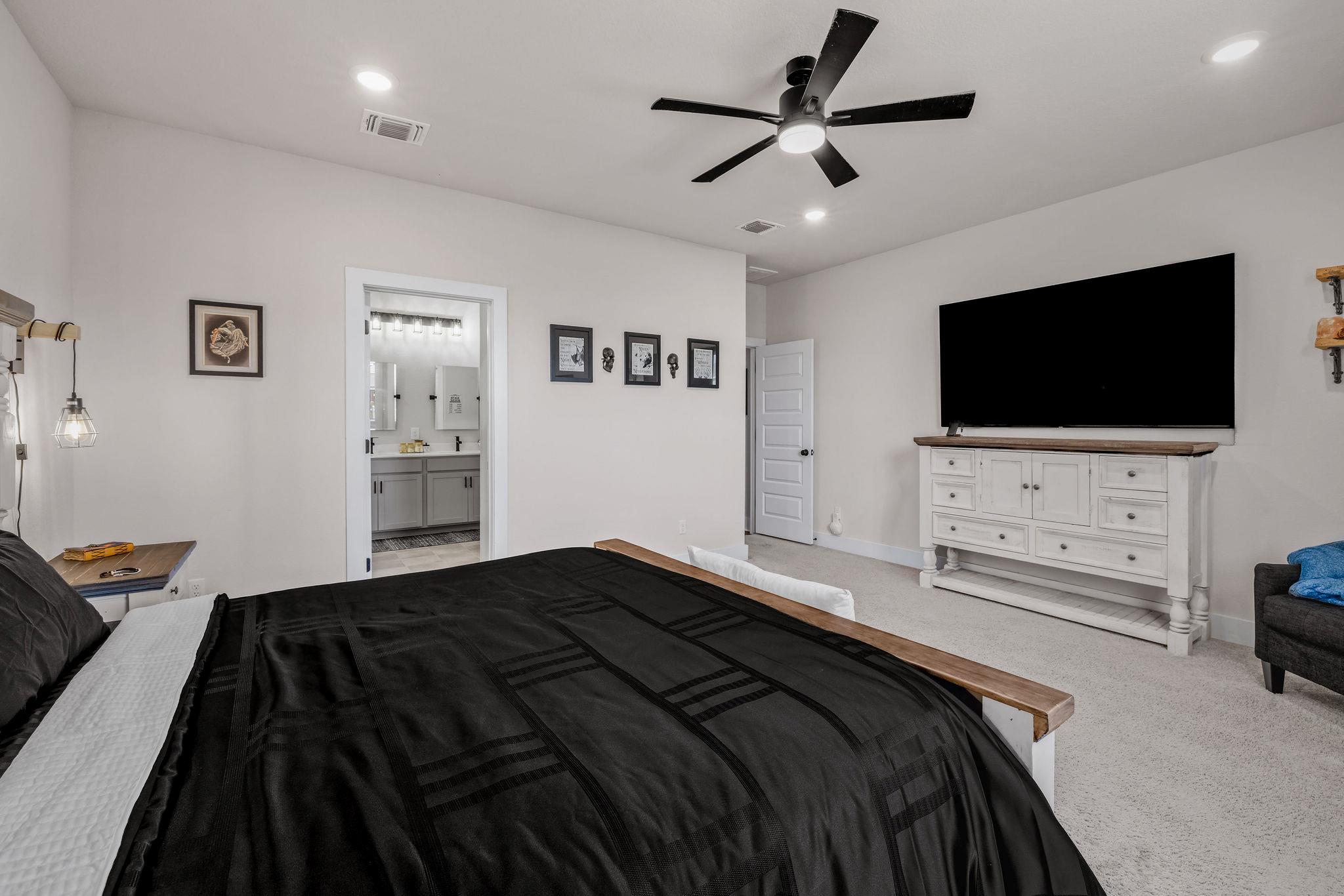 307 Gray Fox Loop, Hutto, TX 78634