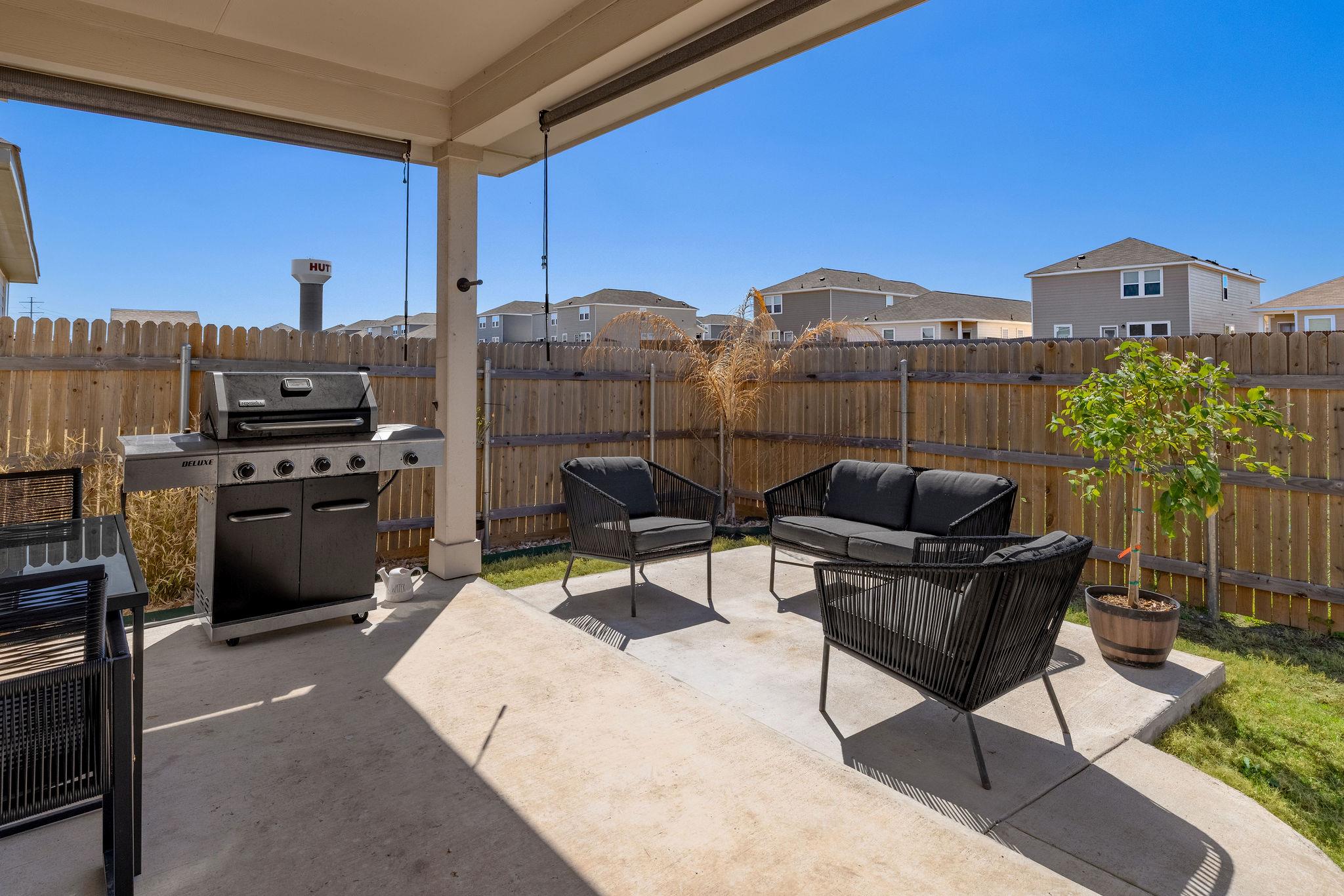 307 Gray Fox Loop, Hutto, TX 78634