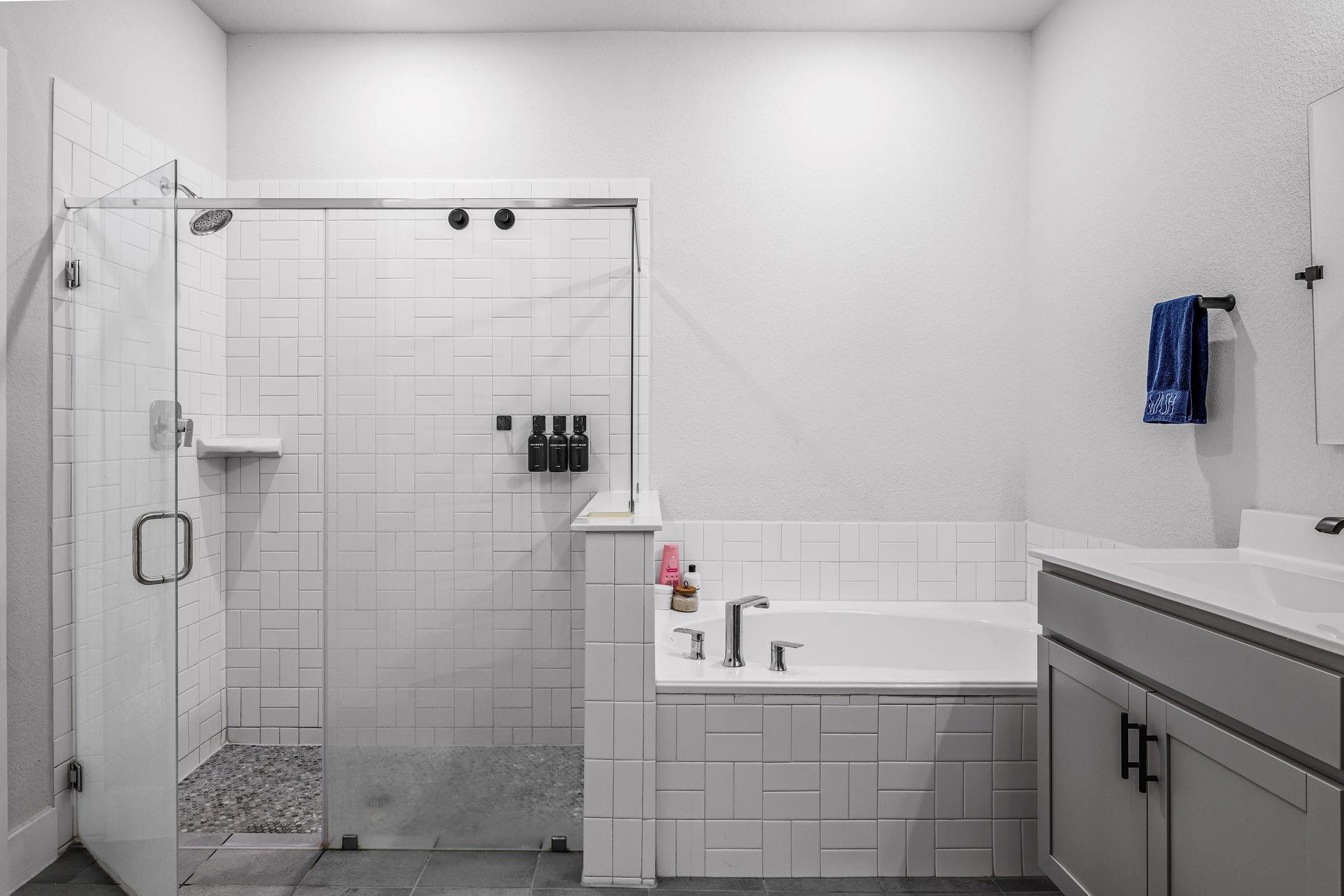 307 Gray Fox Loop, Hutto, TX 78634