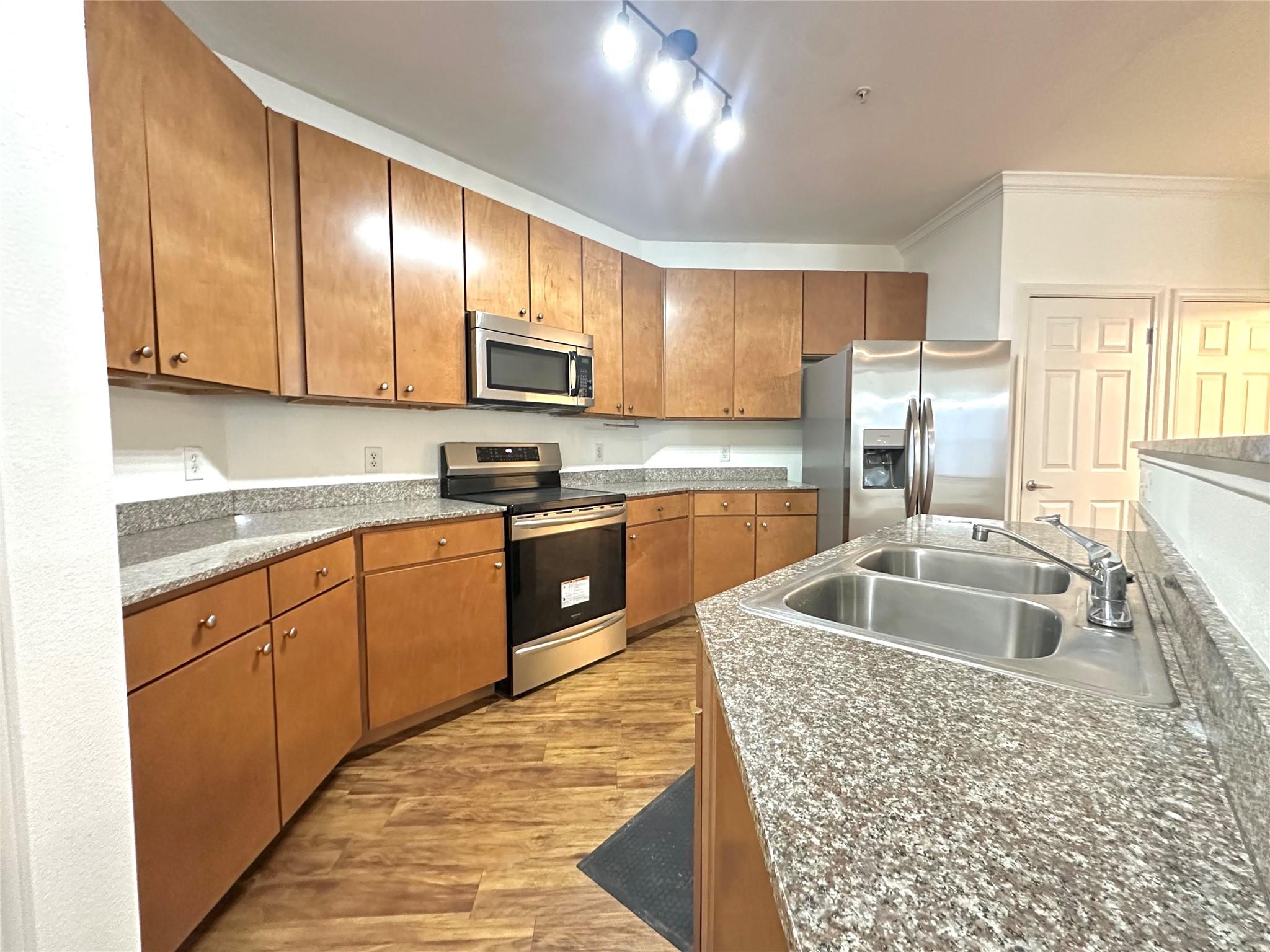 2502 Leon St # 201, Austin, TX 78705