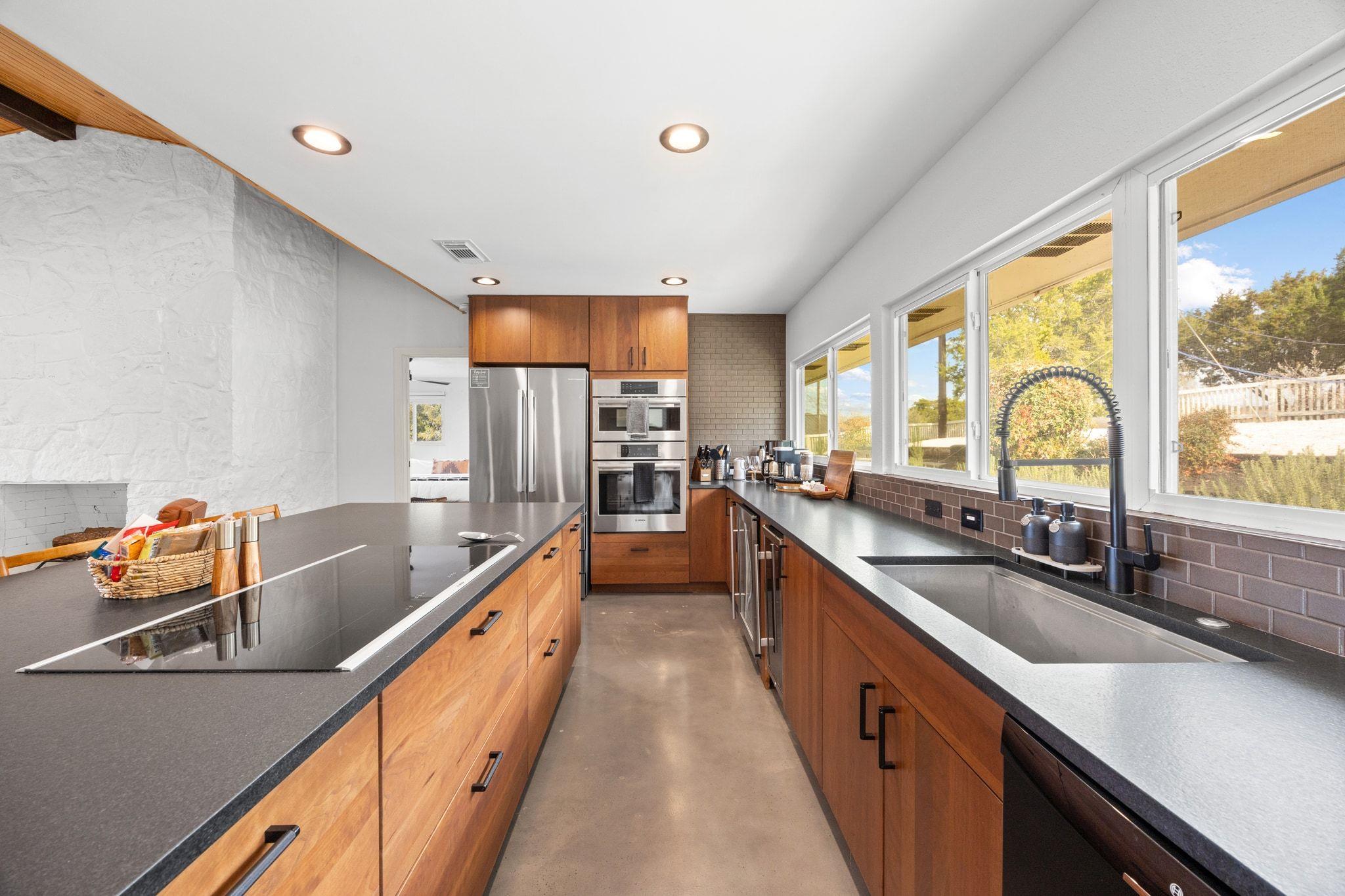 3807 Cedar Gln, Lago Vista, TX 78645