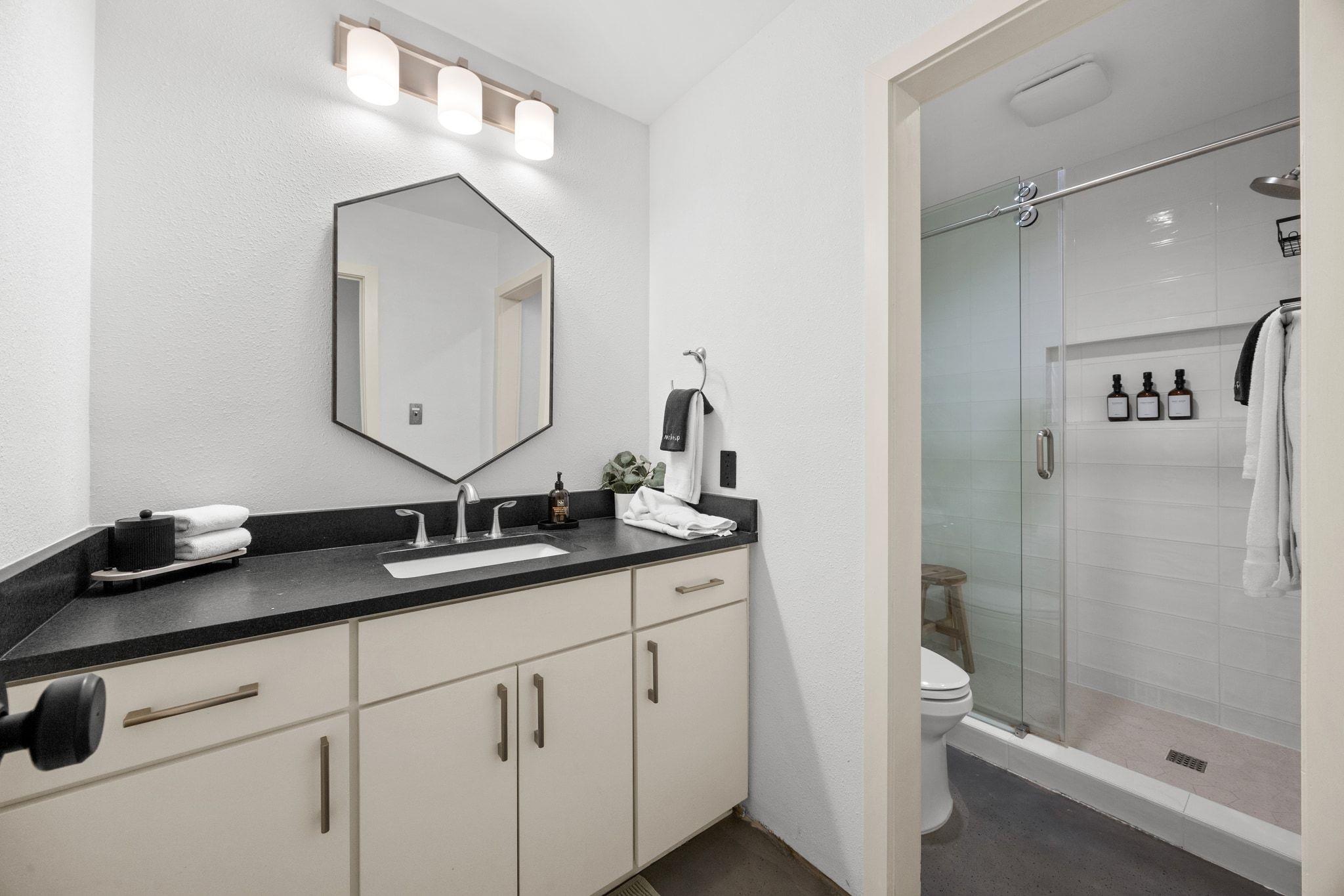 3807 Cedar Gln, Lago Vista, TX 78645