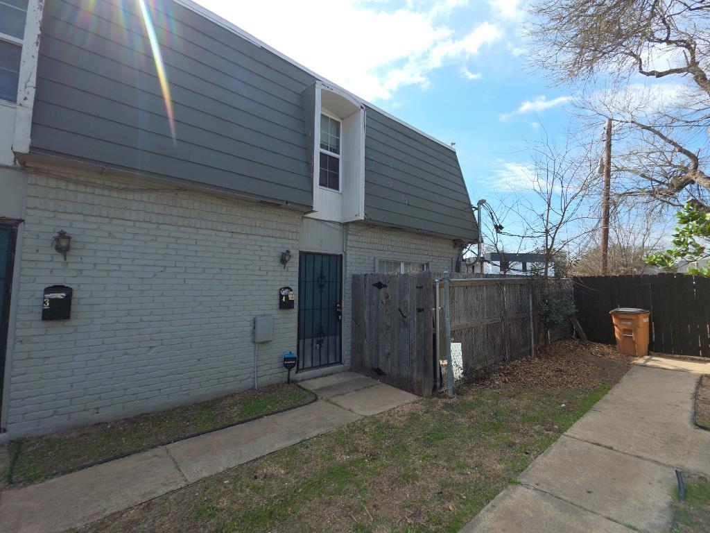 5808 Wellington Dr # 4, Austin, TX 78723