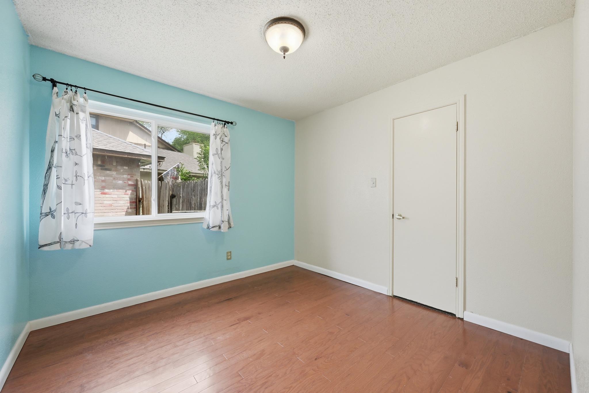 16415 Lone Wolf Dr, Leander, TX 78641