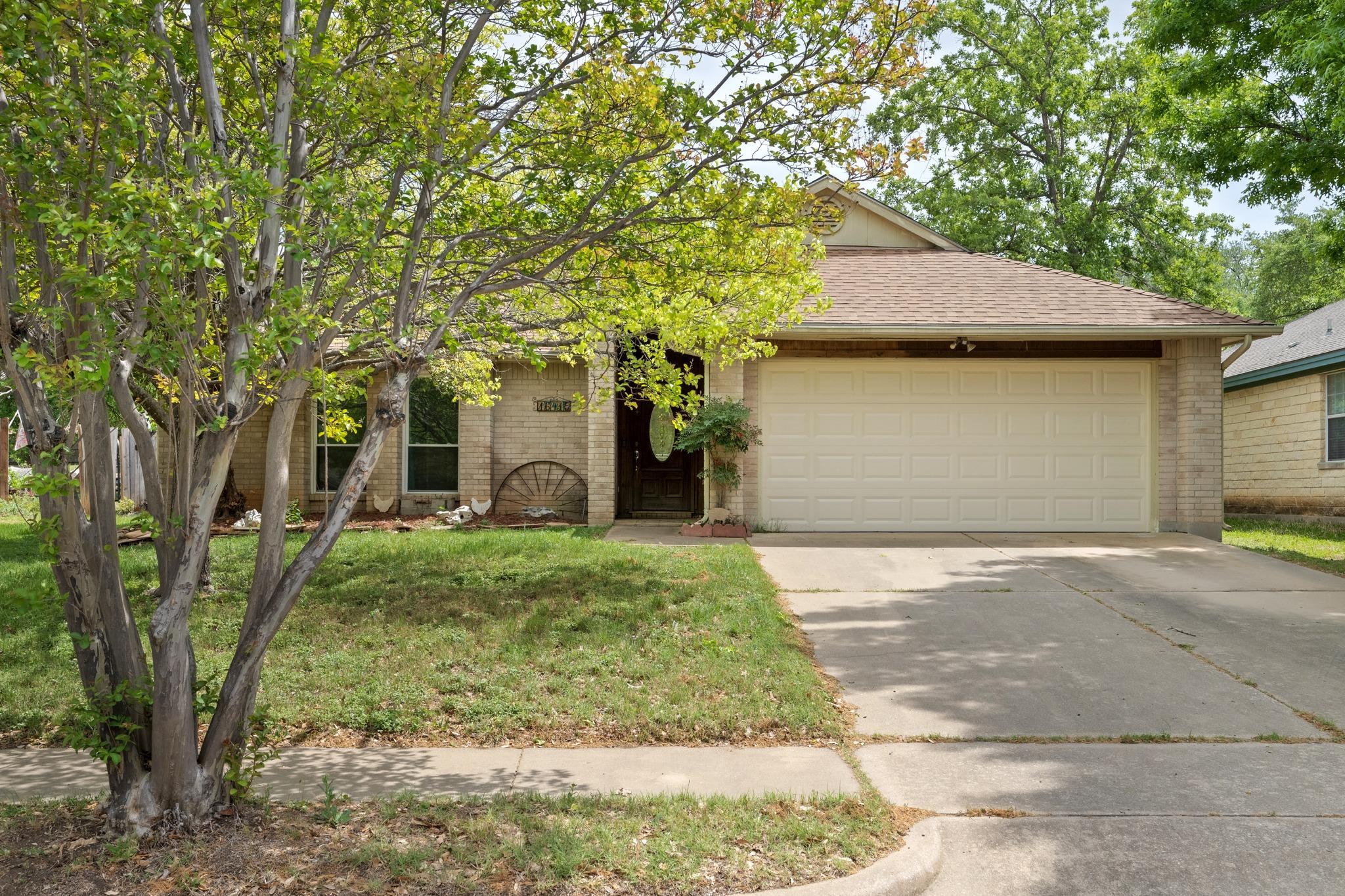 16415 Lone Wolf Dr, Leander, TX 78641