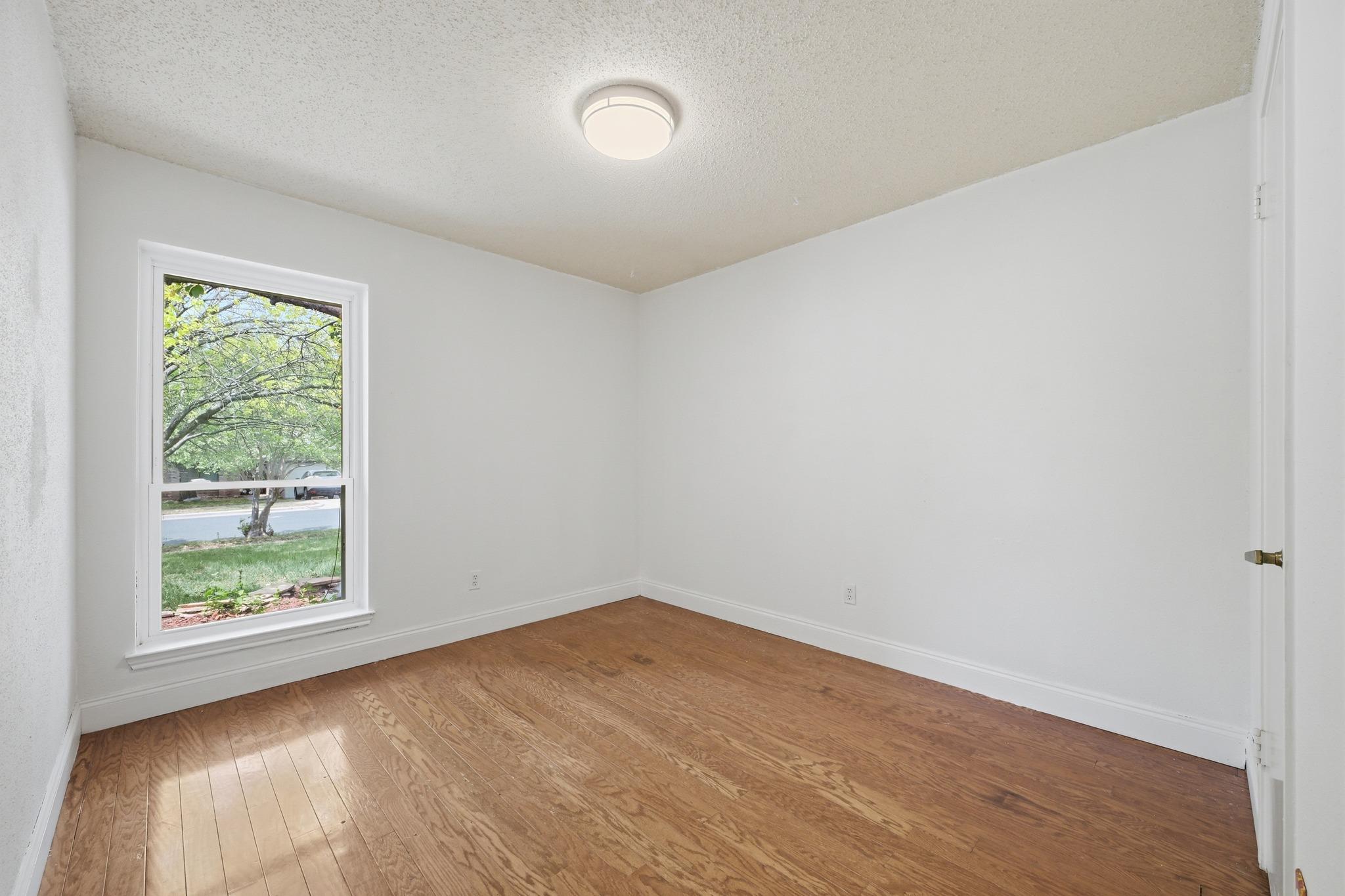 16415 Lone Wolf Dr, Leander, TX 78641