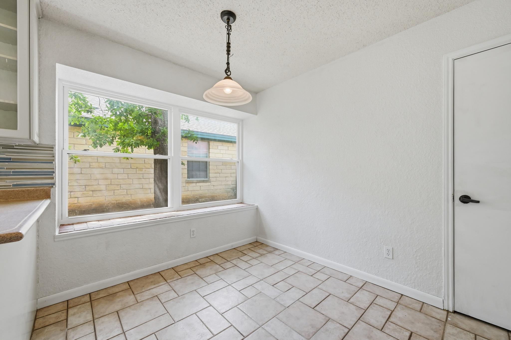 16415 Lone Wolf Dr, Leander, TX 78641