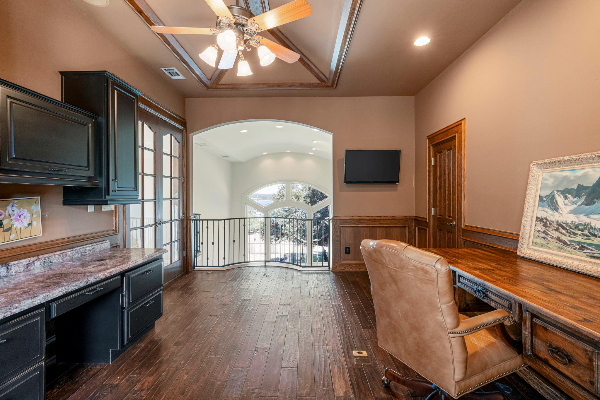 401 Brooks Hollow Rd, Lakeway, TX 78734