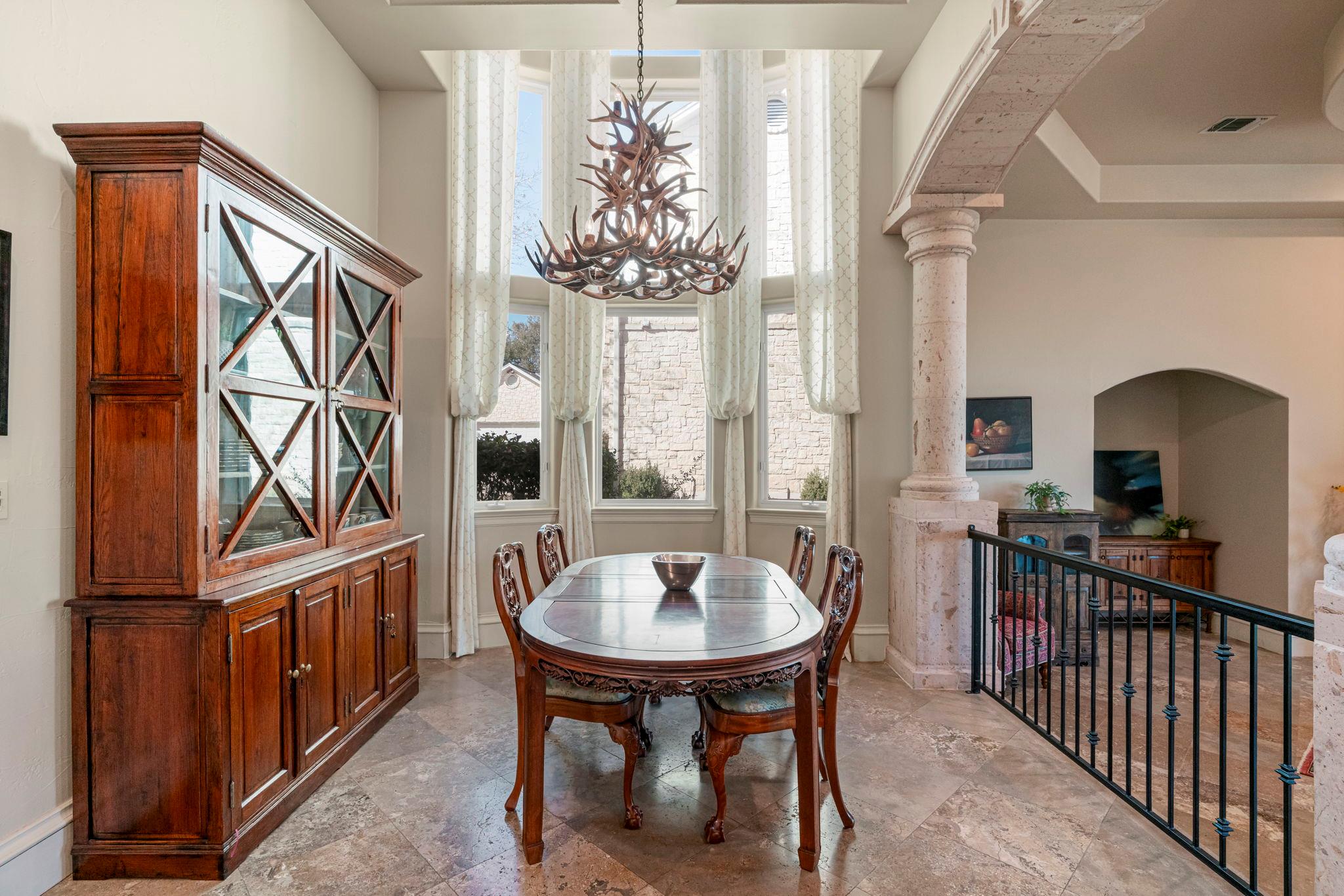 401 Brooks Hollow Rd, Lakeway, TX 78734