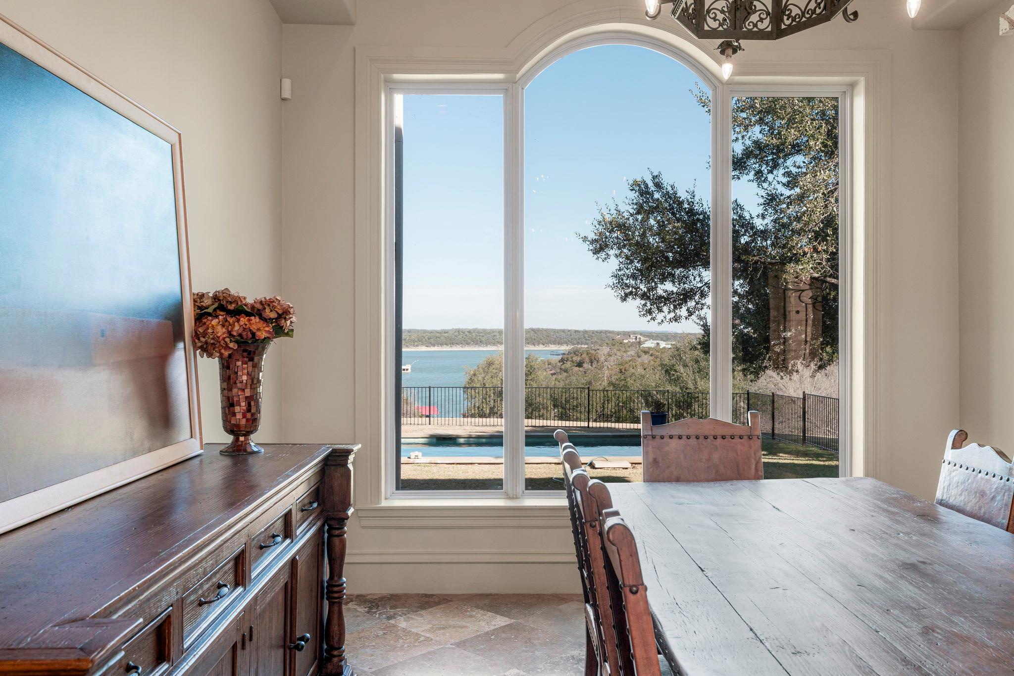 401 Brooks Hollow Rd, Lakeway, TX 78734