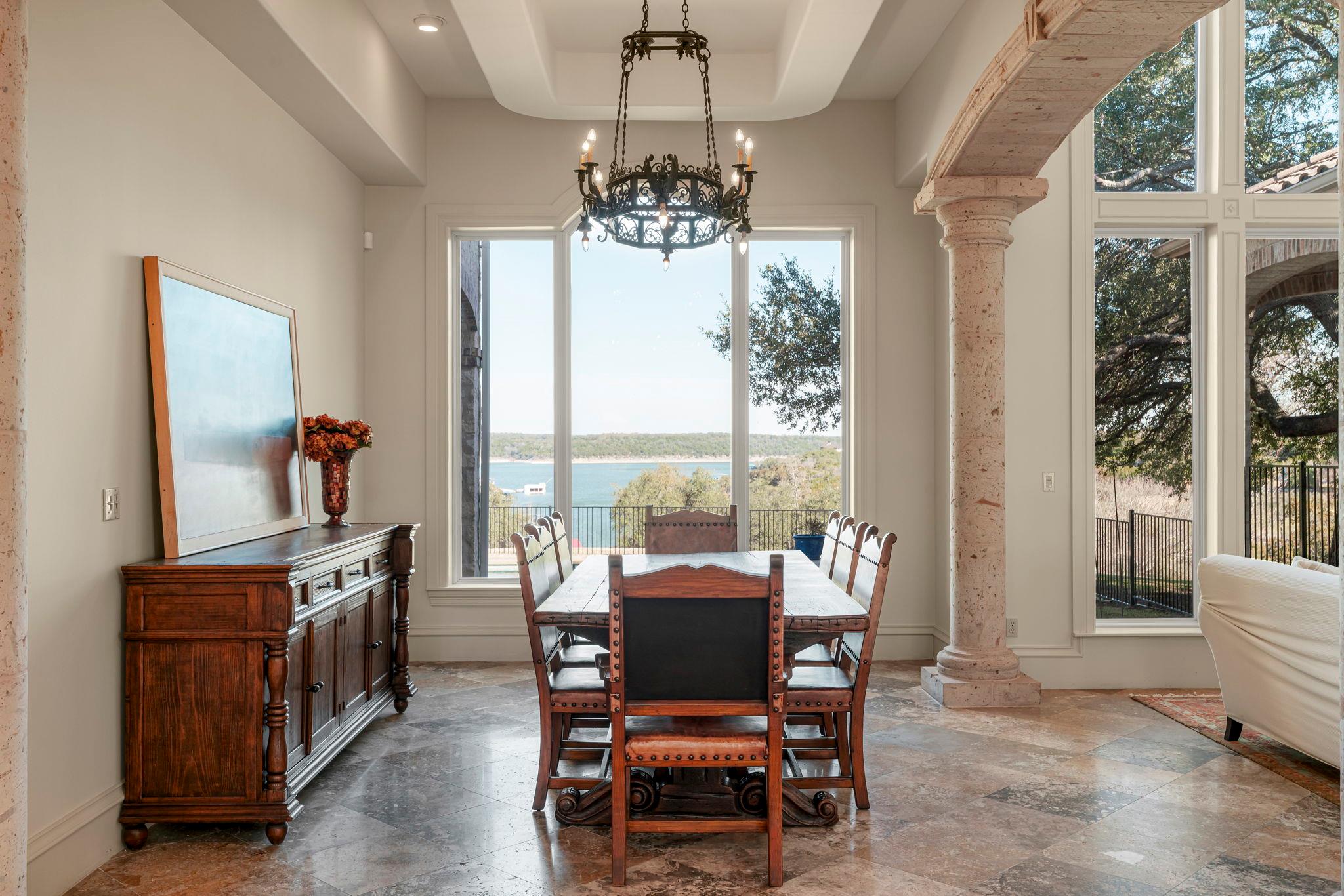 401 Brooks Hollow Rd, Lakeway, TX 78734