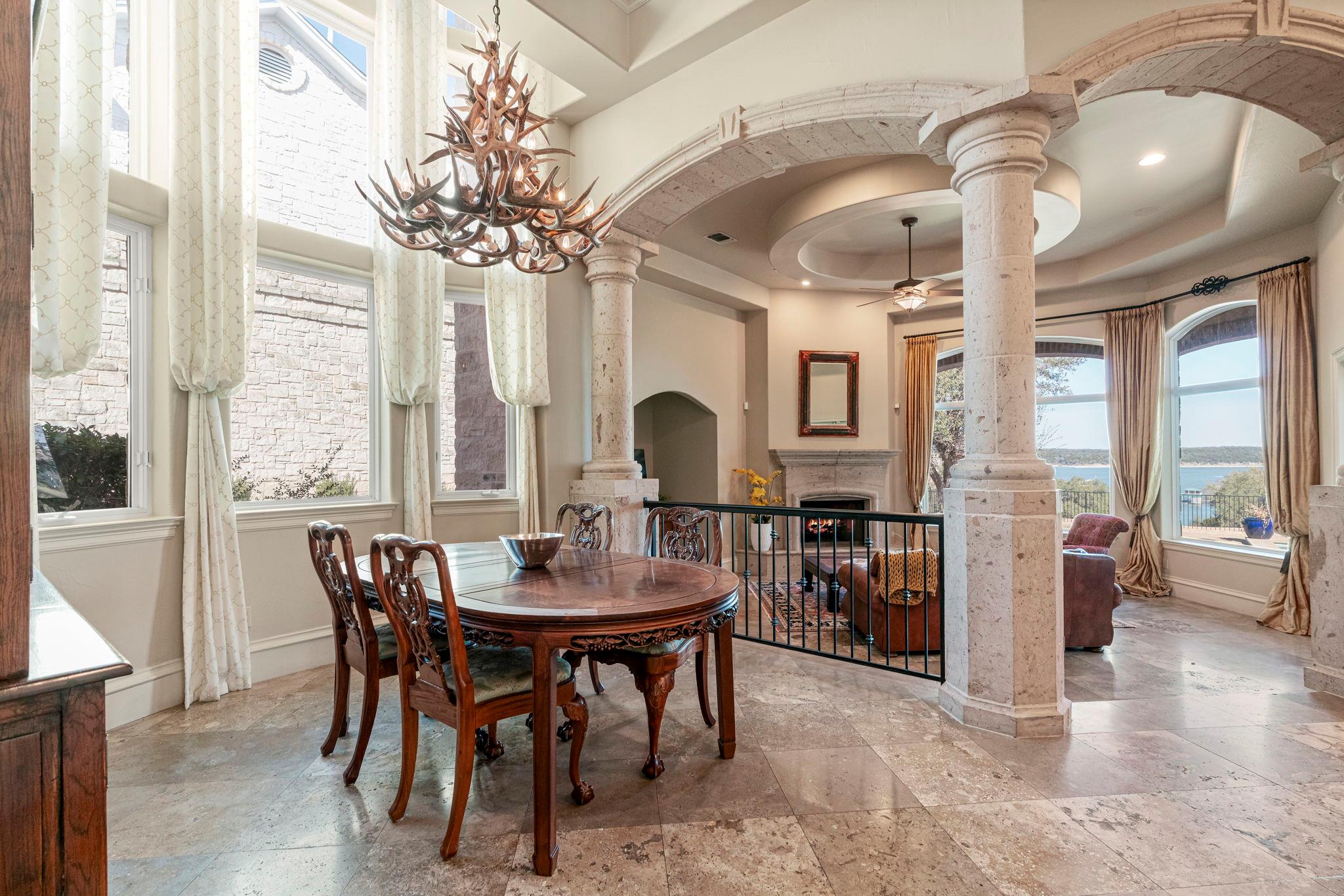 401 Brooks Hollow Rd, Lakeway, TX 78734