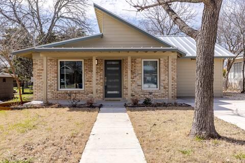 605 Wilmes Dr # 1, Austin, TX 78752