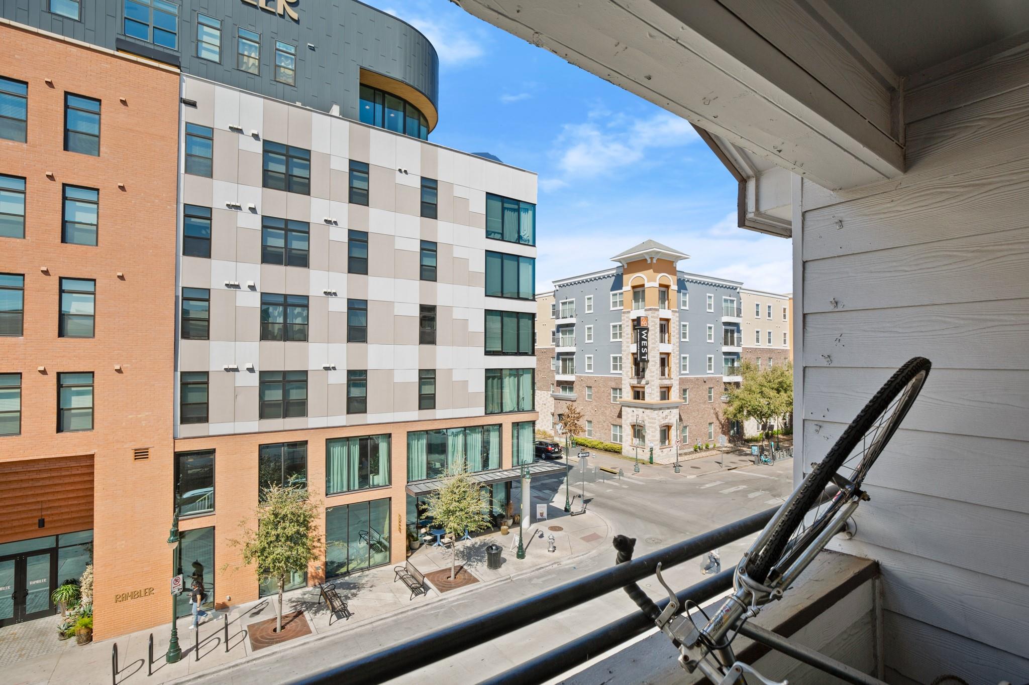 501 W 26th St # 304, Austin, TX 78705