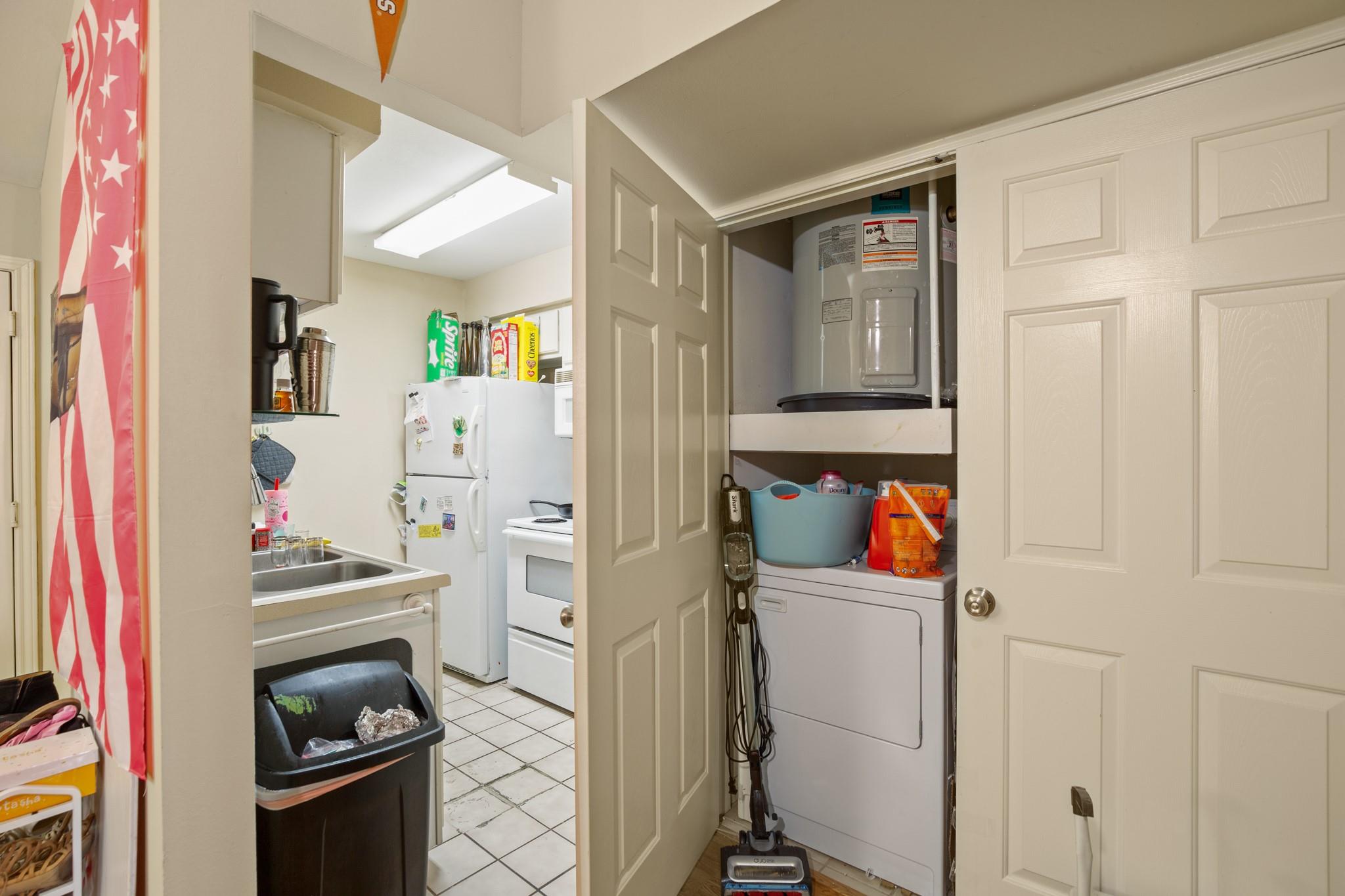 501 W 26th St # 304, Austin, TX 78705