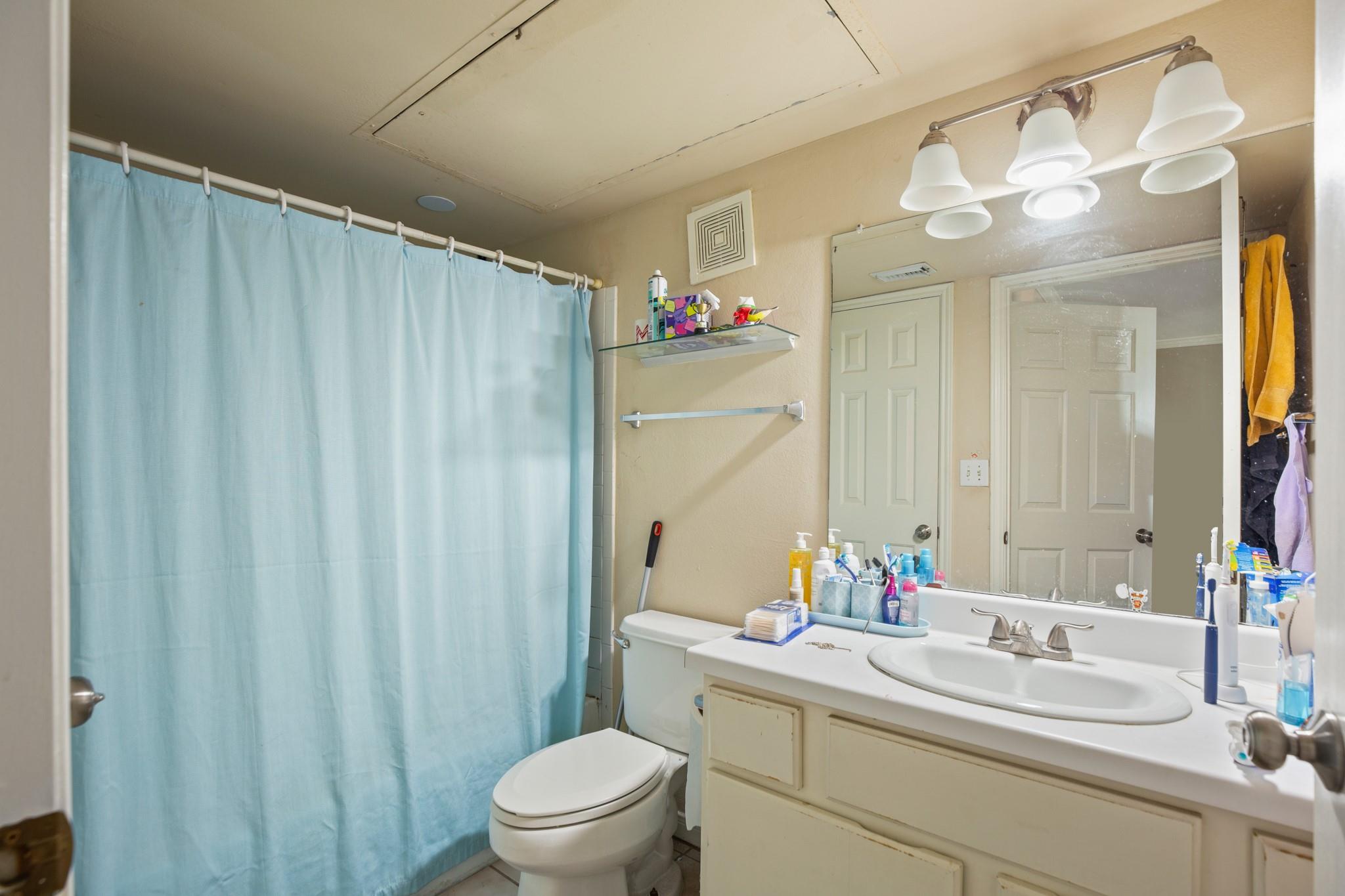 501 W 26th St # 304, Austin, TX 78705