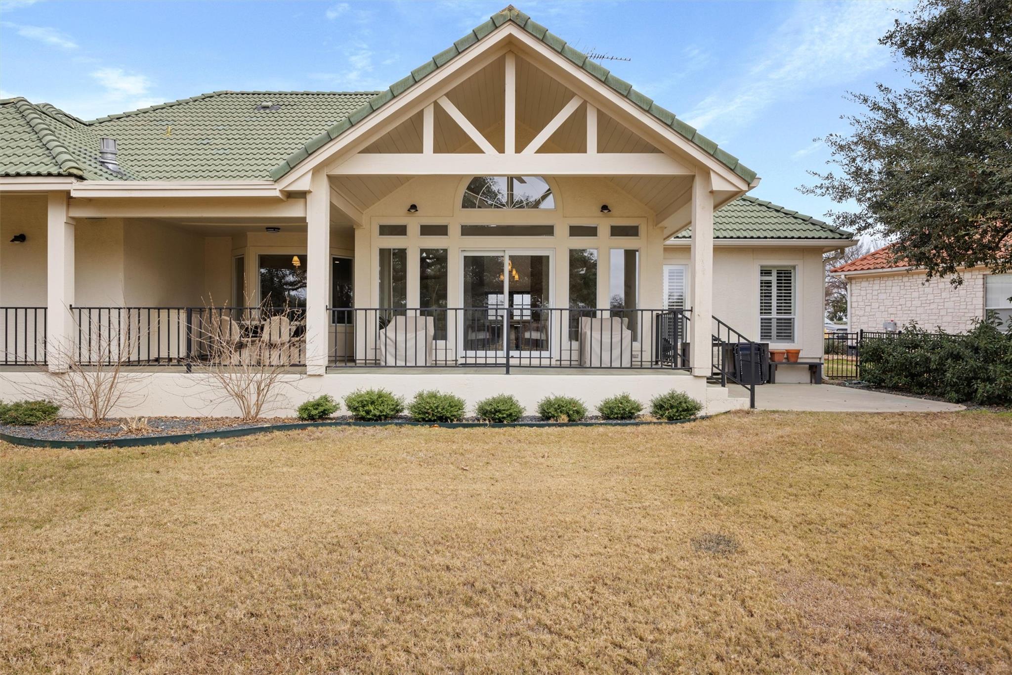 700 Shadow Hill Rd, Horseshoe Bay, TX 78657
