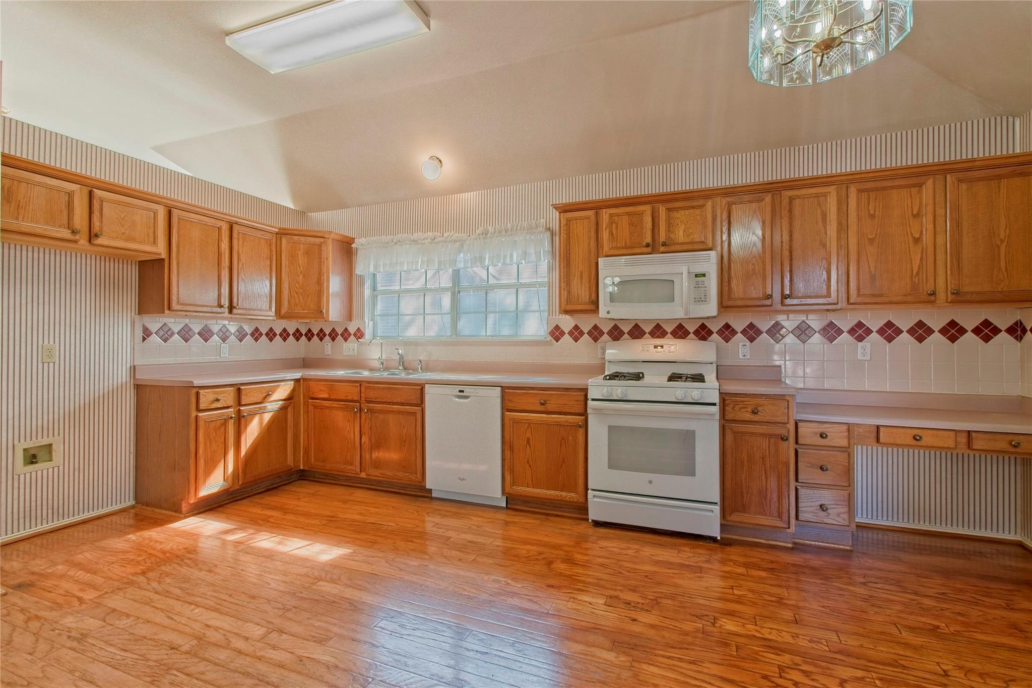 108 Rio Vista Dr, Georgetown, TX 78626