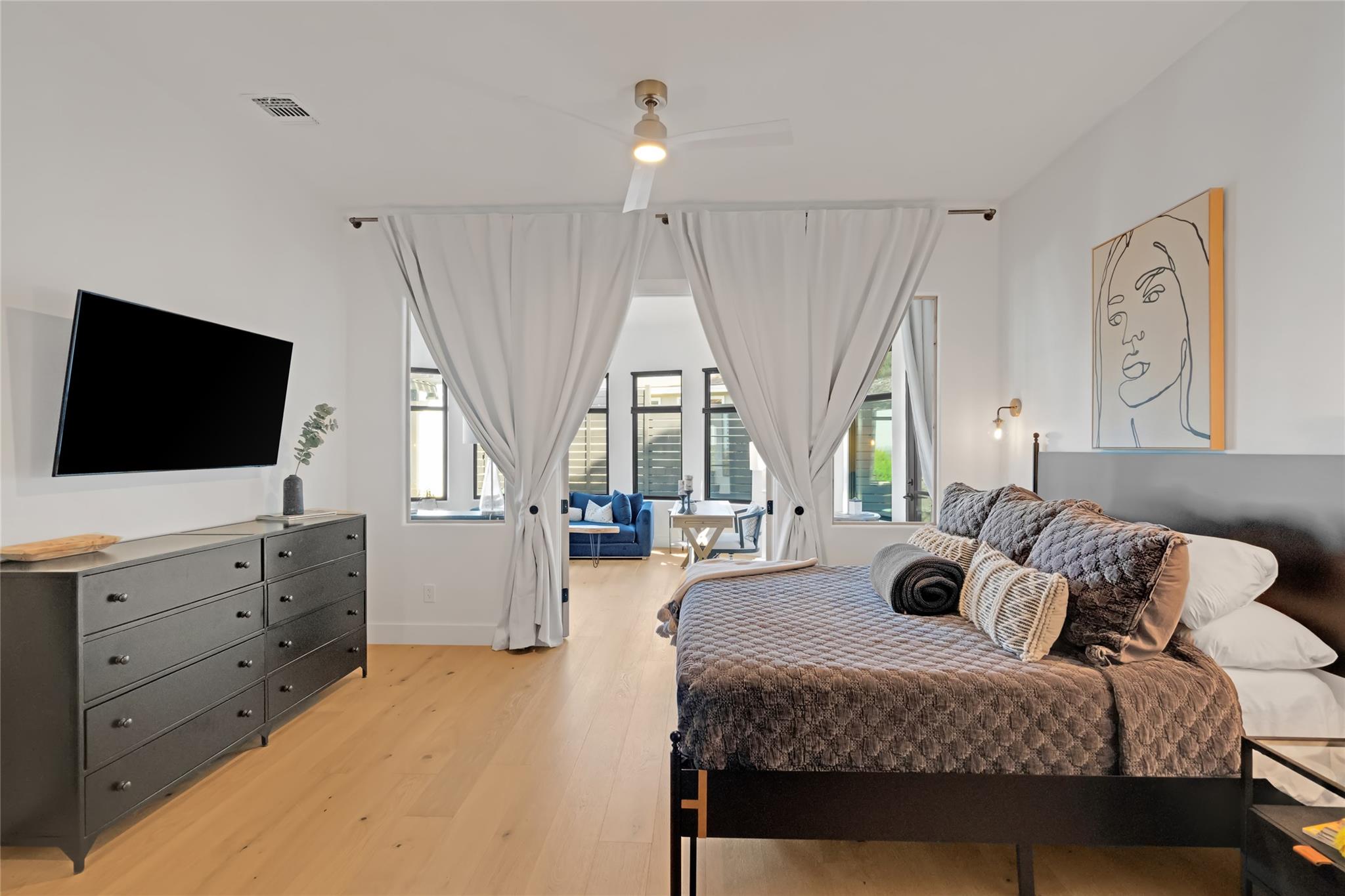 401 Rogart Dr, Spicewood, TX 78669