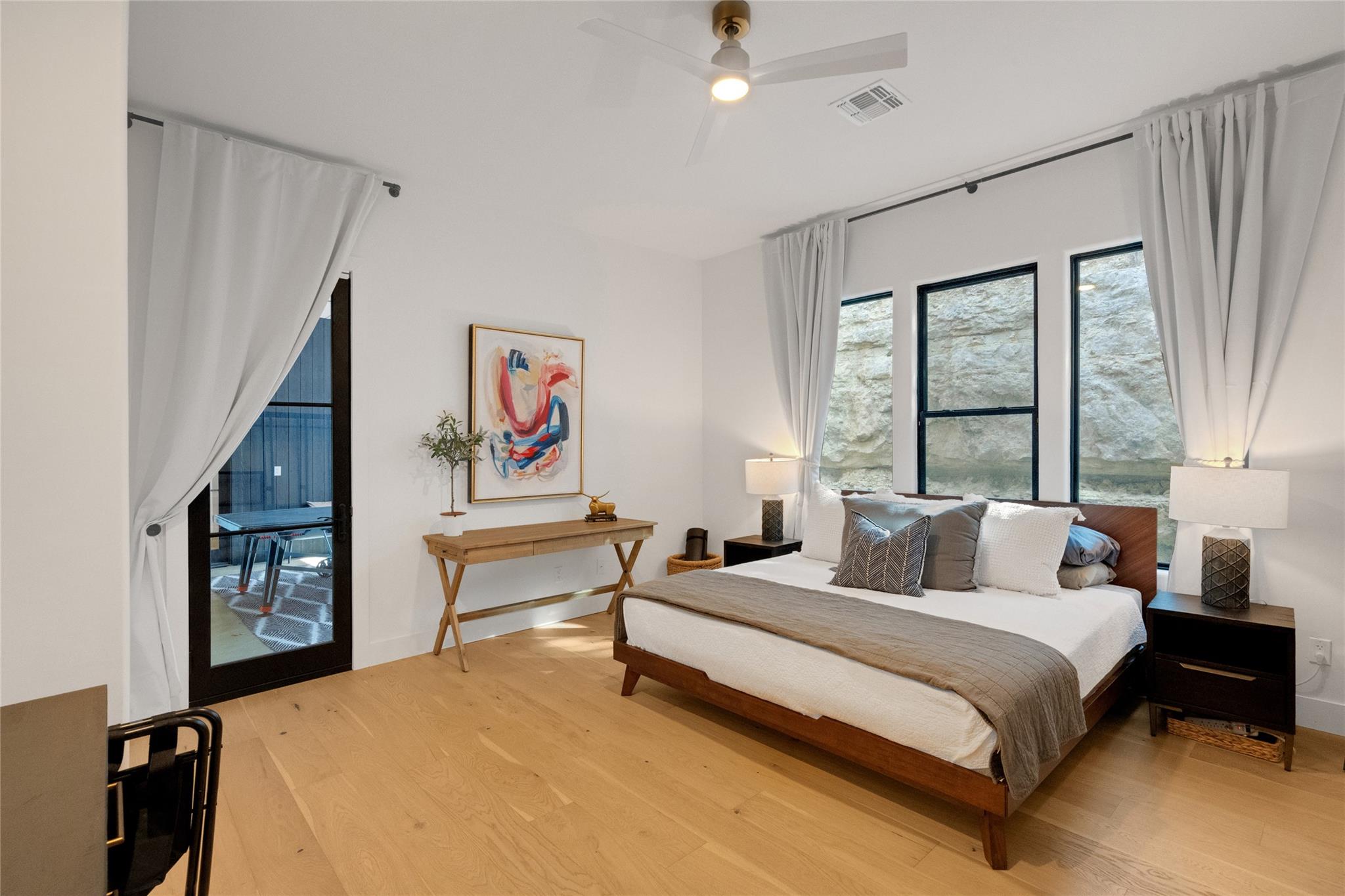 401 Rogart Dr, Spicewood, TX 78669