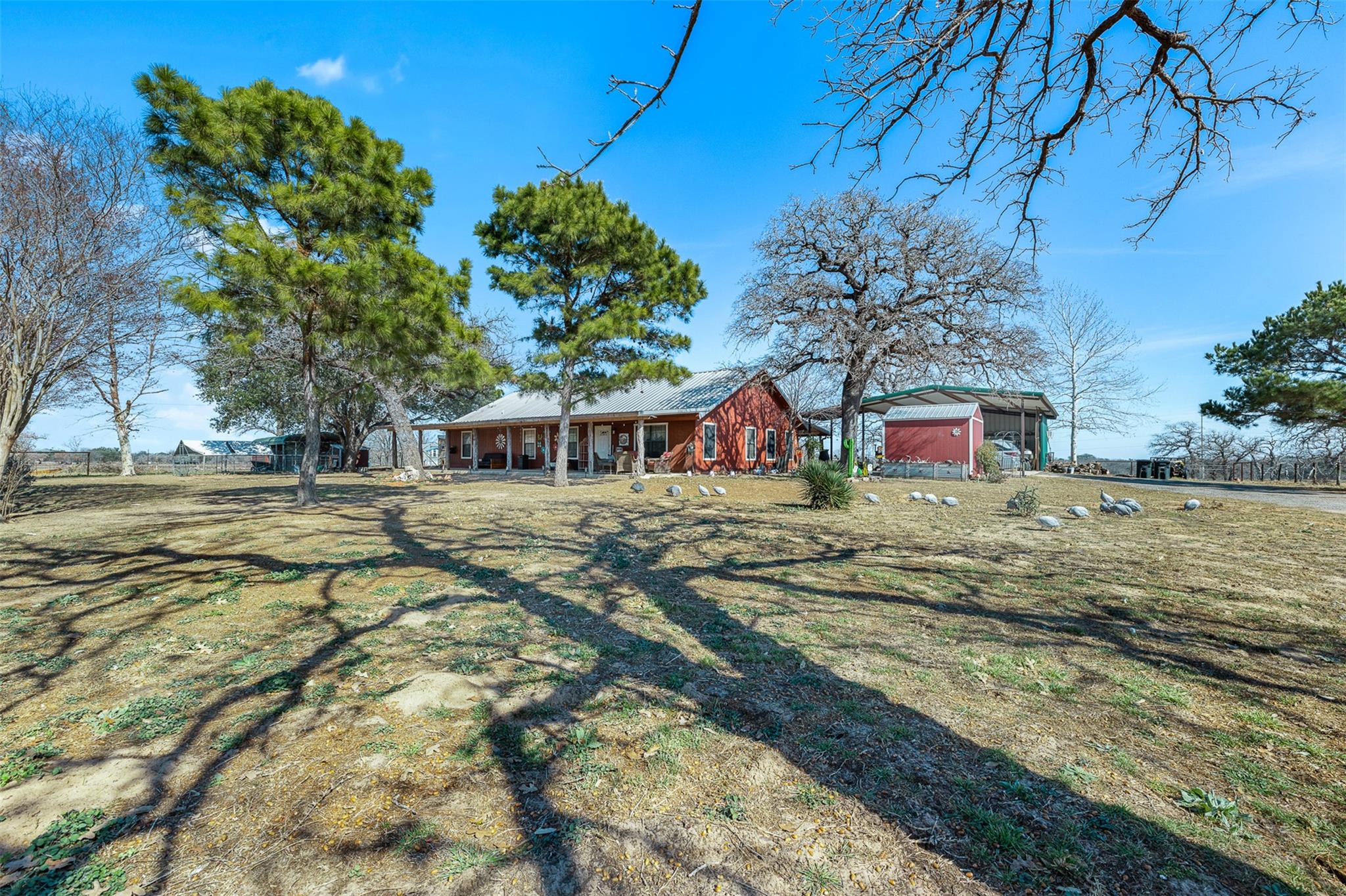 7393 N State Highway 80, Nixon, TX 78140