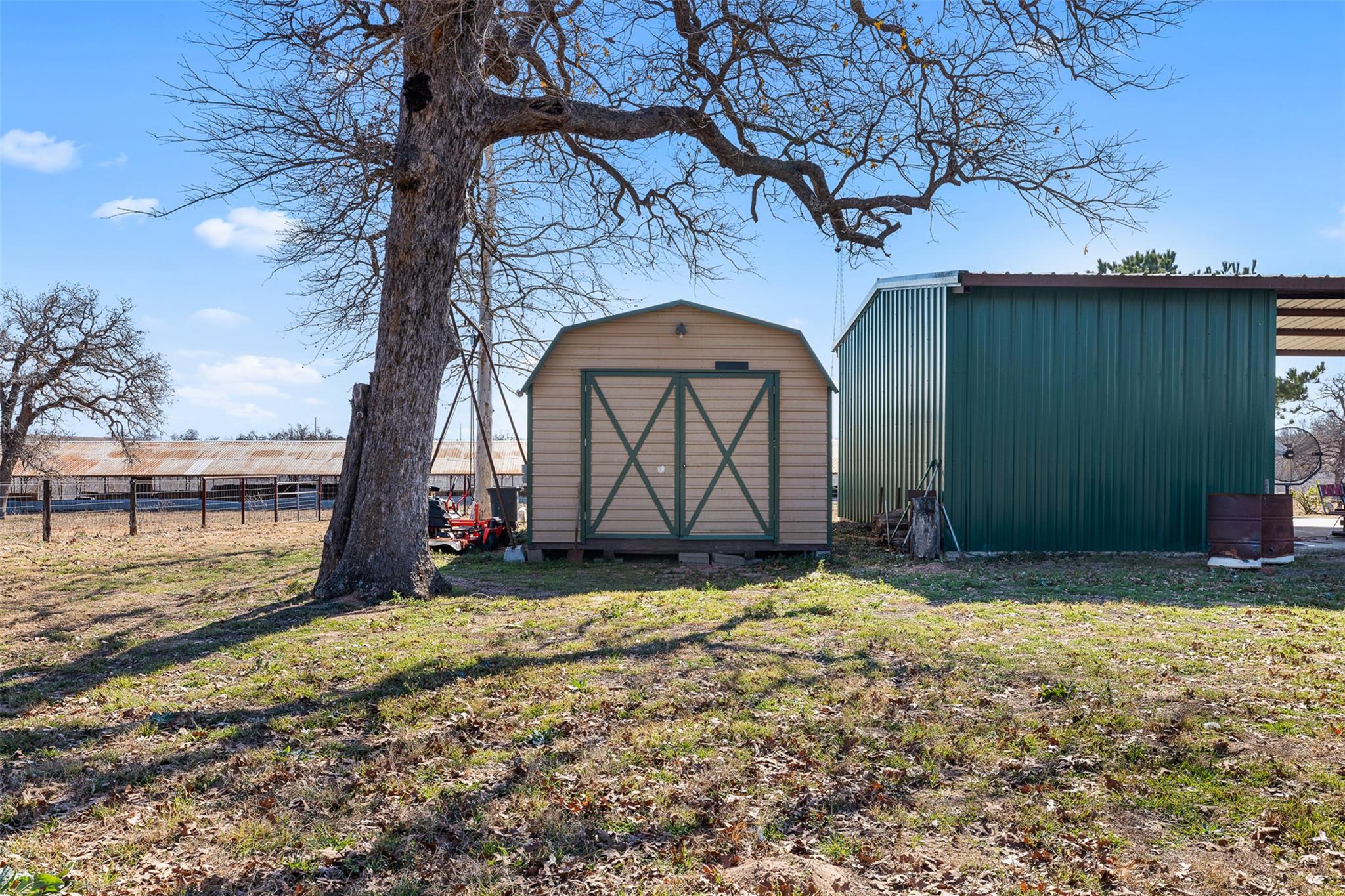 7393 N State Highway 80, Nixon, TX 78140