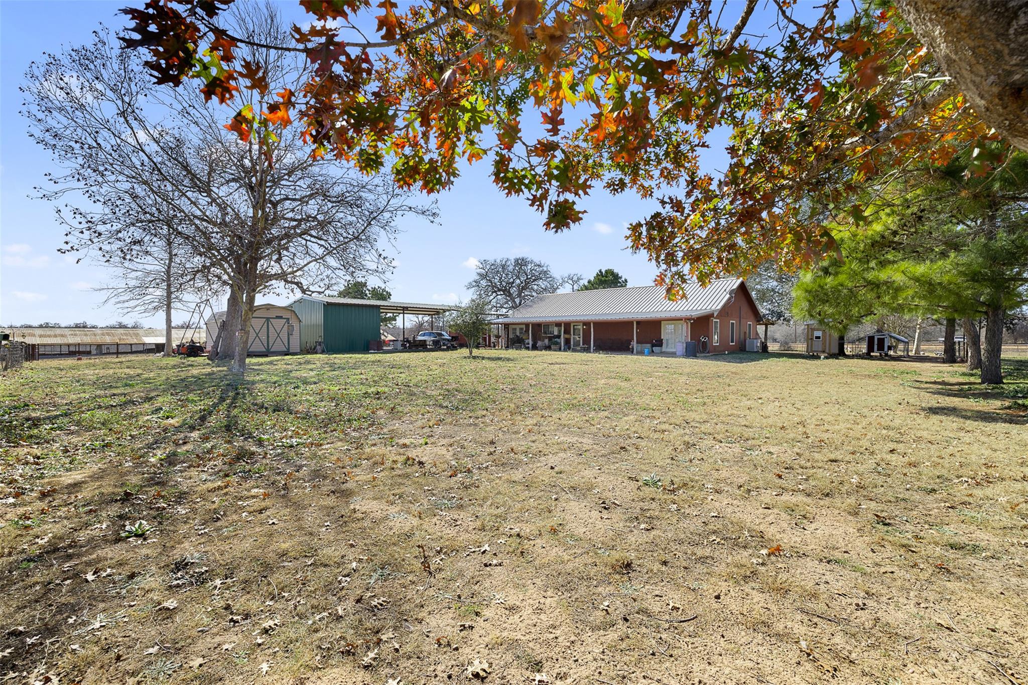 7393 N State Highway 80, Nixon, TX 78140